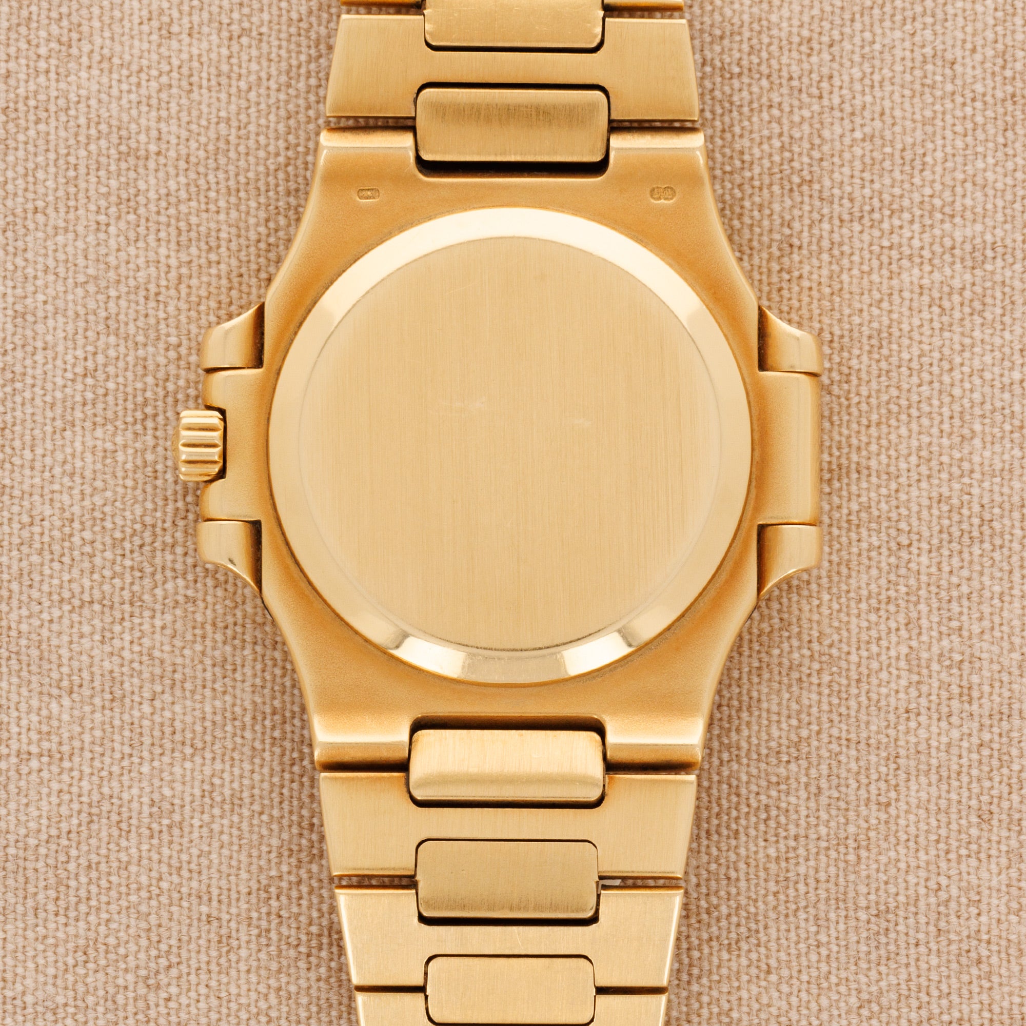 Patek Philippe - Patek Philippe Yellow Gold Nautilus Ref. 3800 Retailed by Gubelin - The Keystone Watches