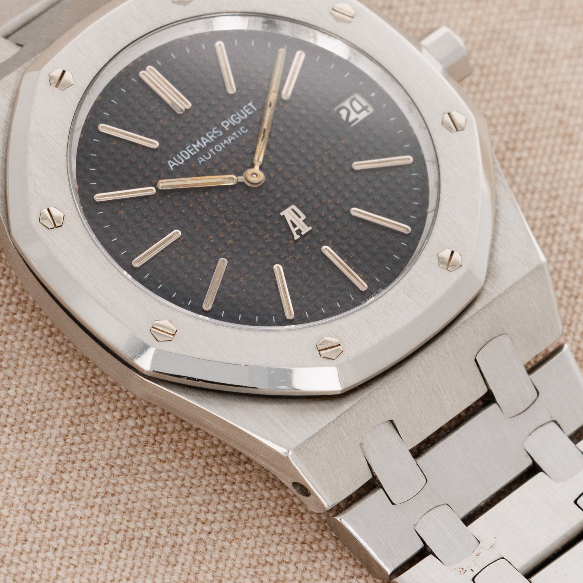 Audemars Piguet - Audemars Piguet Steel Transitional Jumbo Royal Oak Ref. 5402 Rare No Serial Watch - The Keystone Watches