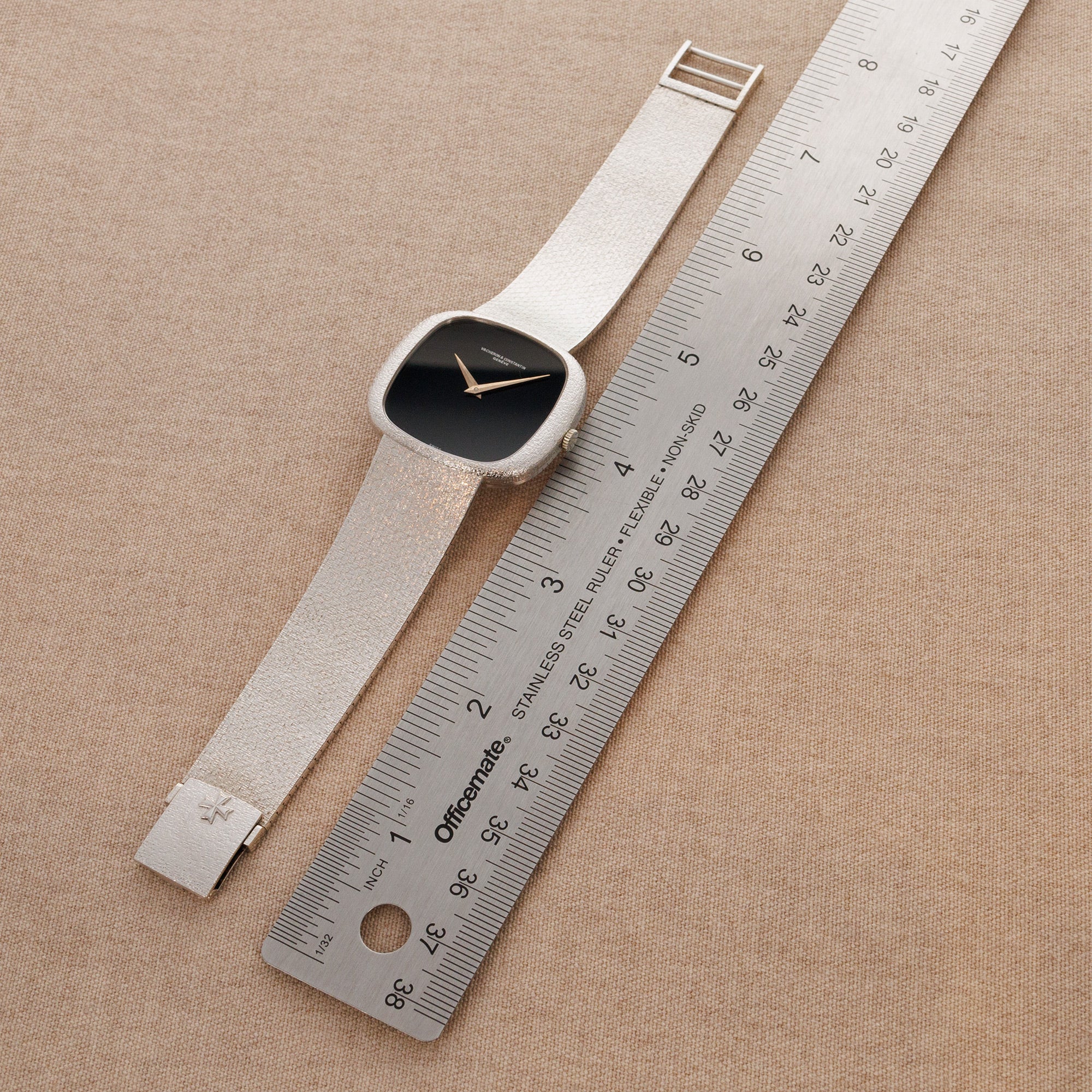 Vacheron Constantin - Vacheron Constantin White Gold Watch with Onyx Dial Ref. 2097 - The Keystone Watches