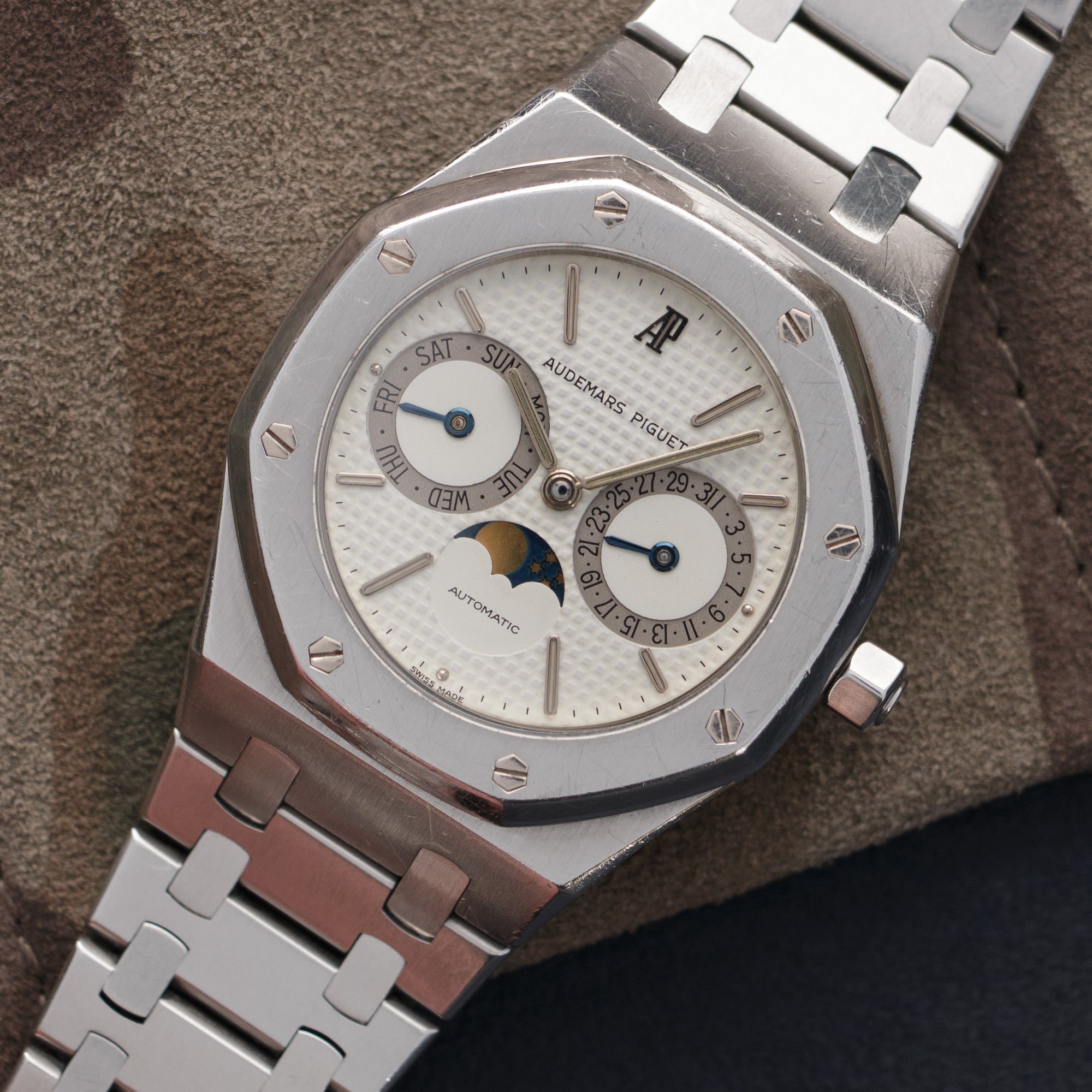 Audemars Piguet - Audemars Piguet Royal Oak Day-Date Moonphase Watch Ref. 25594 - The Keystone Watches