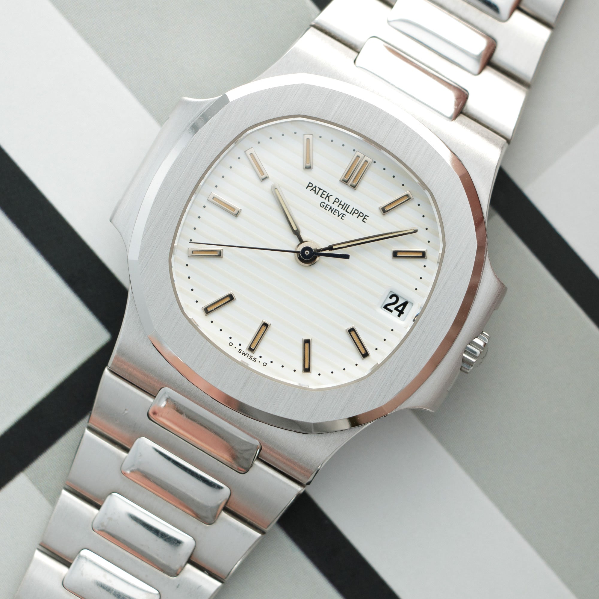 Patek Philippe - Patek Philippe White Gold Nautilus Ref. 3800 in Top Condition - The Keystone Watches