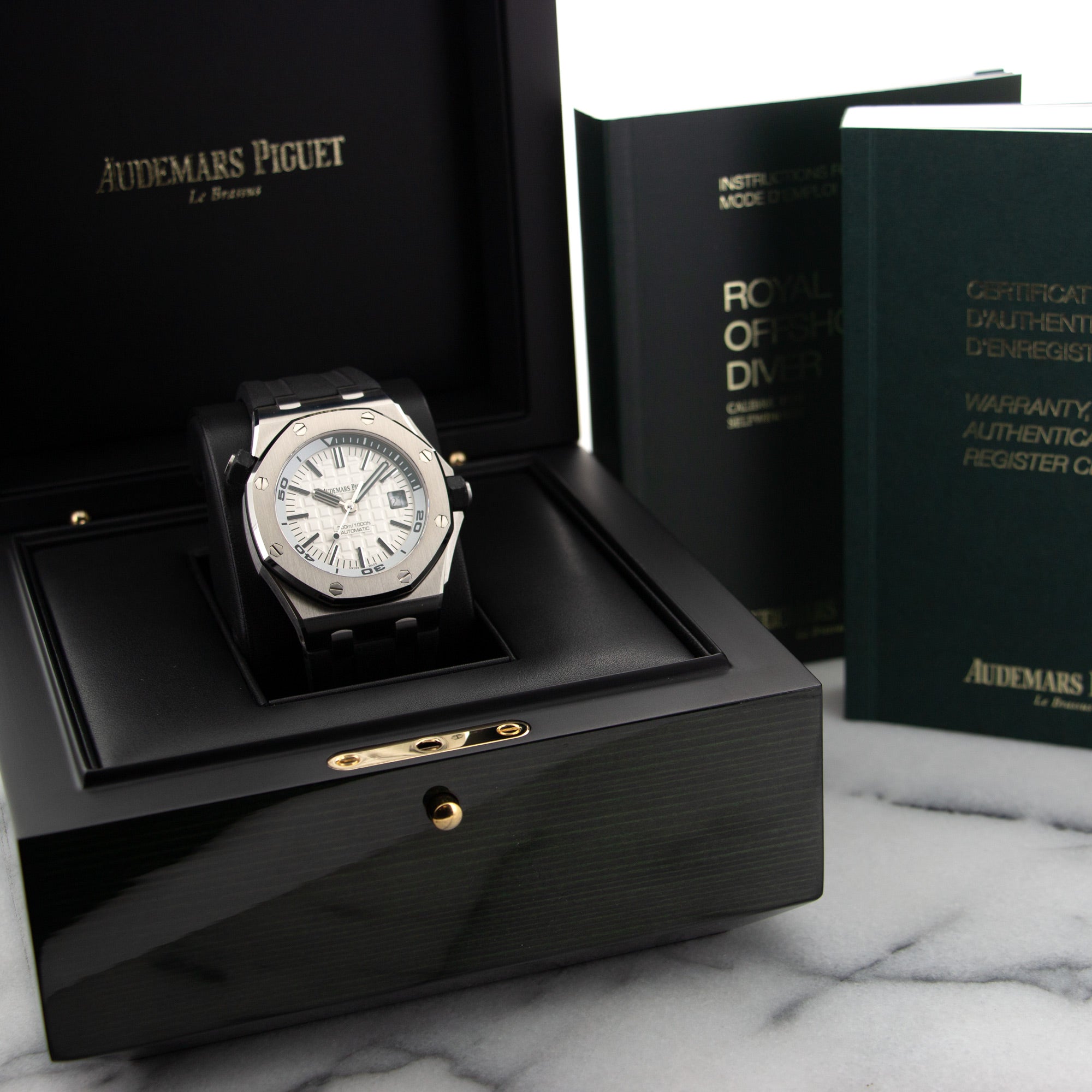 Audemars Piguet - Audemars Piguet Royal Oak Offshore Diver Watch Ref. 15710 - The Keystone Watches