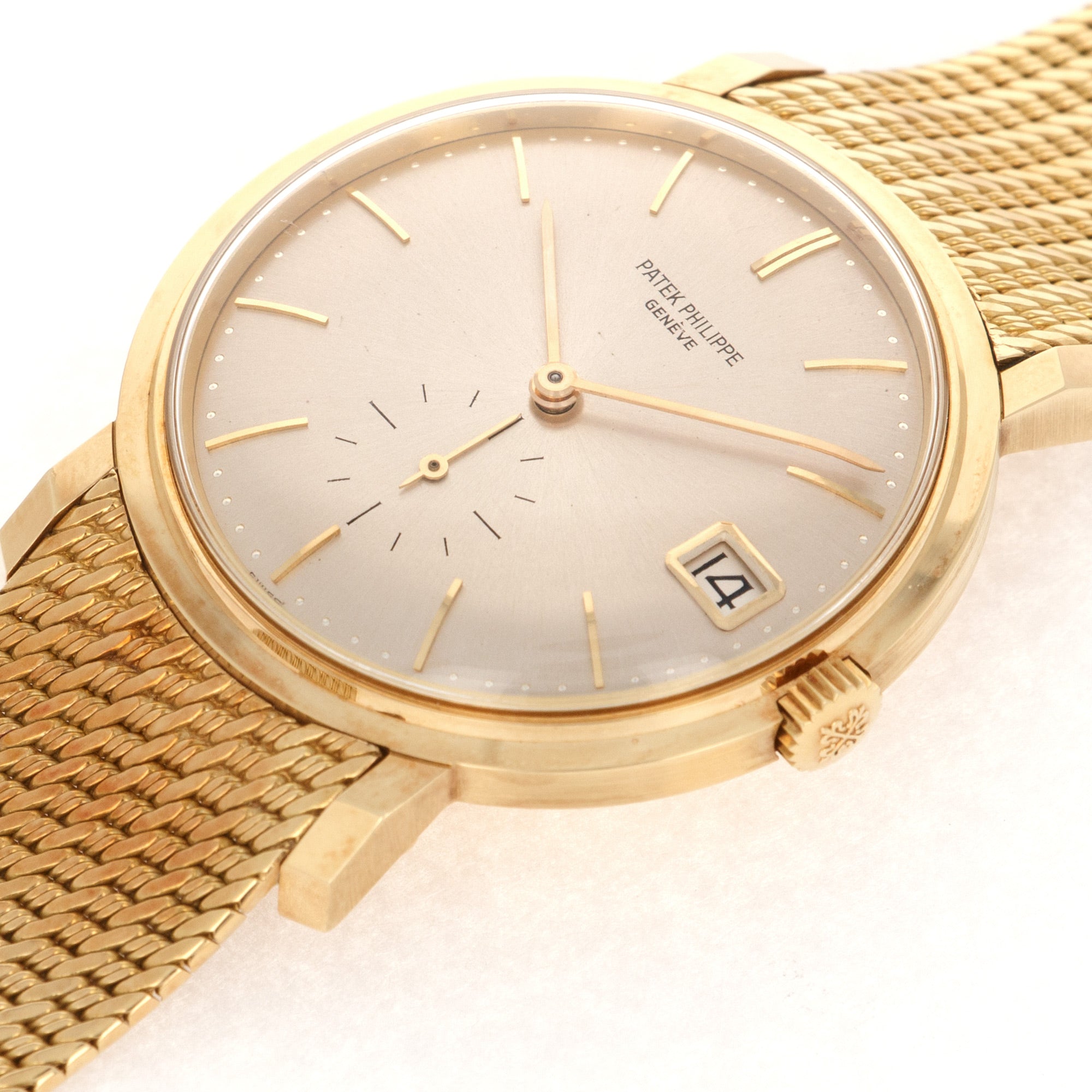 Patek Philippe - Patek Philippe Yellow Gold Calatrava Ref. 3445 - The Keystone Watches