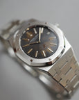 Audemars Piguet - Audemars Piguet B-Series Royal Oak Jumbo Watch Ref. 5402 in Exceptional Condition - The Keystone Watches