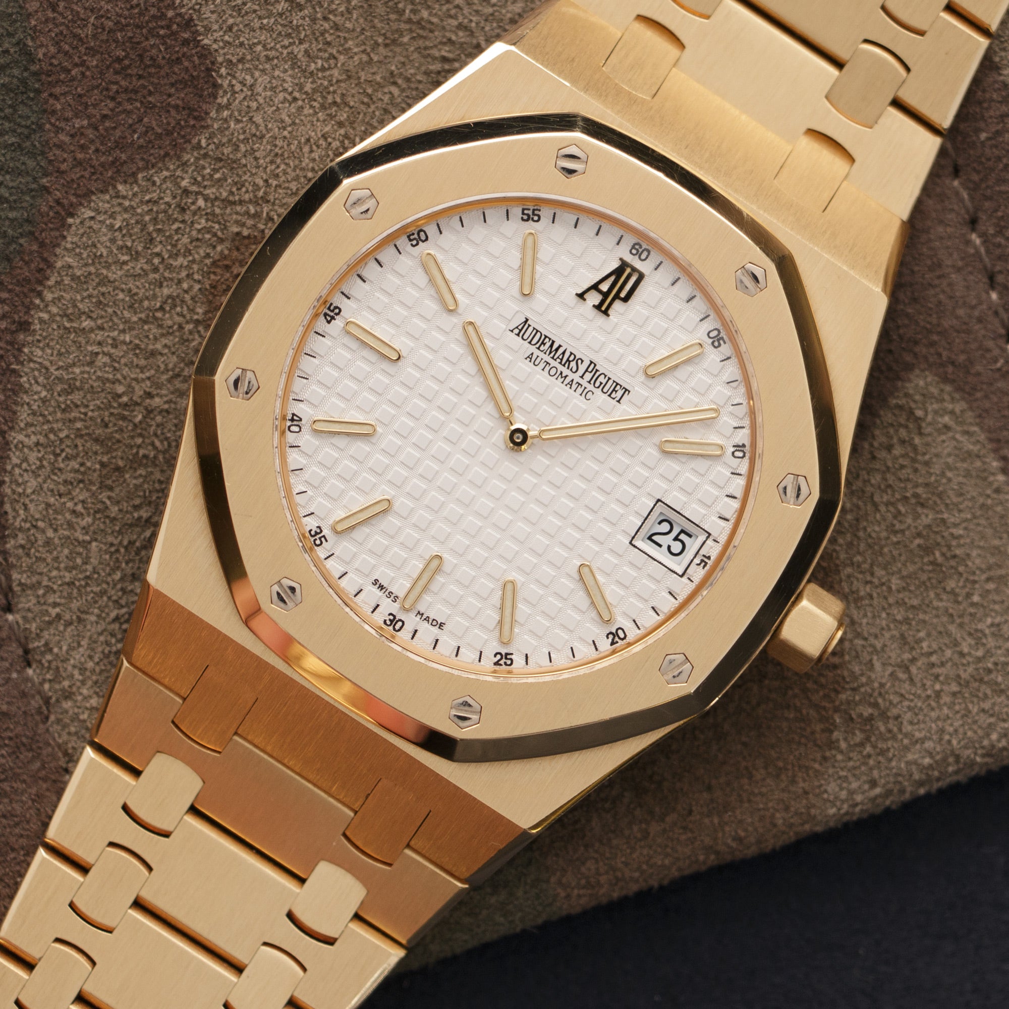 Audemars Piguet - Audemars Piguet Yellow Gold Ultra-Thin Royal Oak, Ref. 15202 - The Keystone Watches