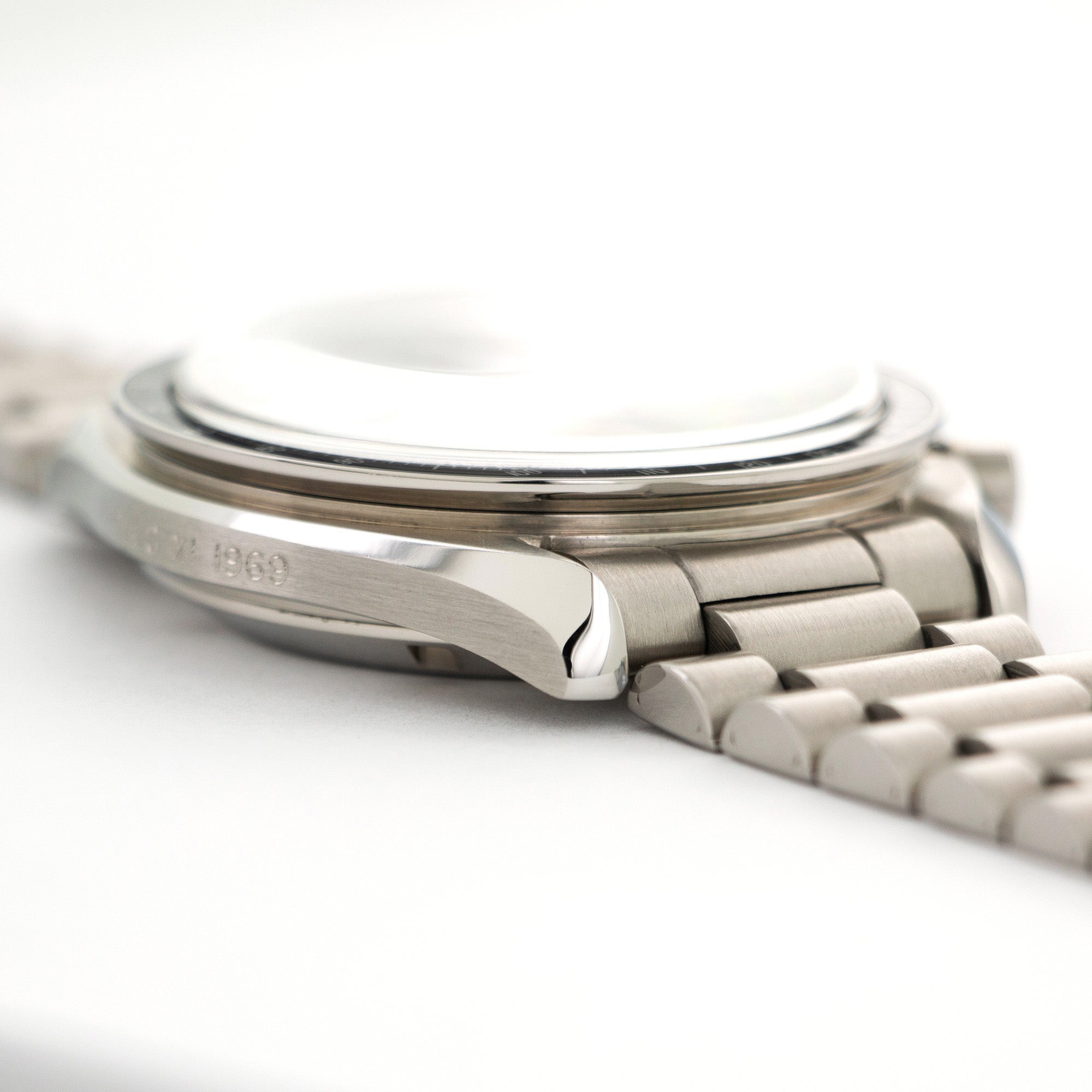 Omega - Omega Speedmaster Apollo Ref. 145.022, in Like New Condition with Original Box and Papers - The Keystone Watches