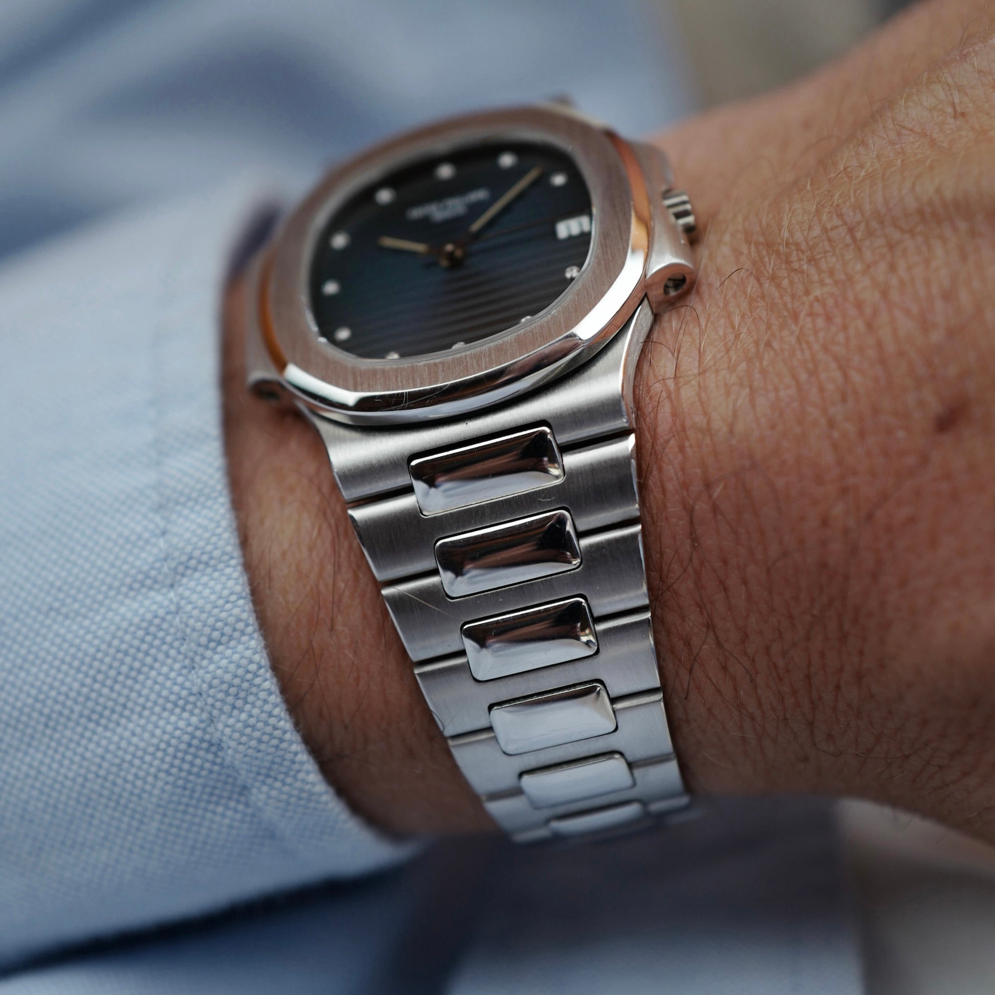 Patek Philippe Platinum Nautilus Watch Ref. 3800 with Original Box and Papers (New Arrival)