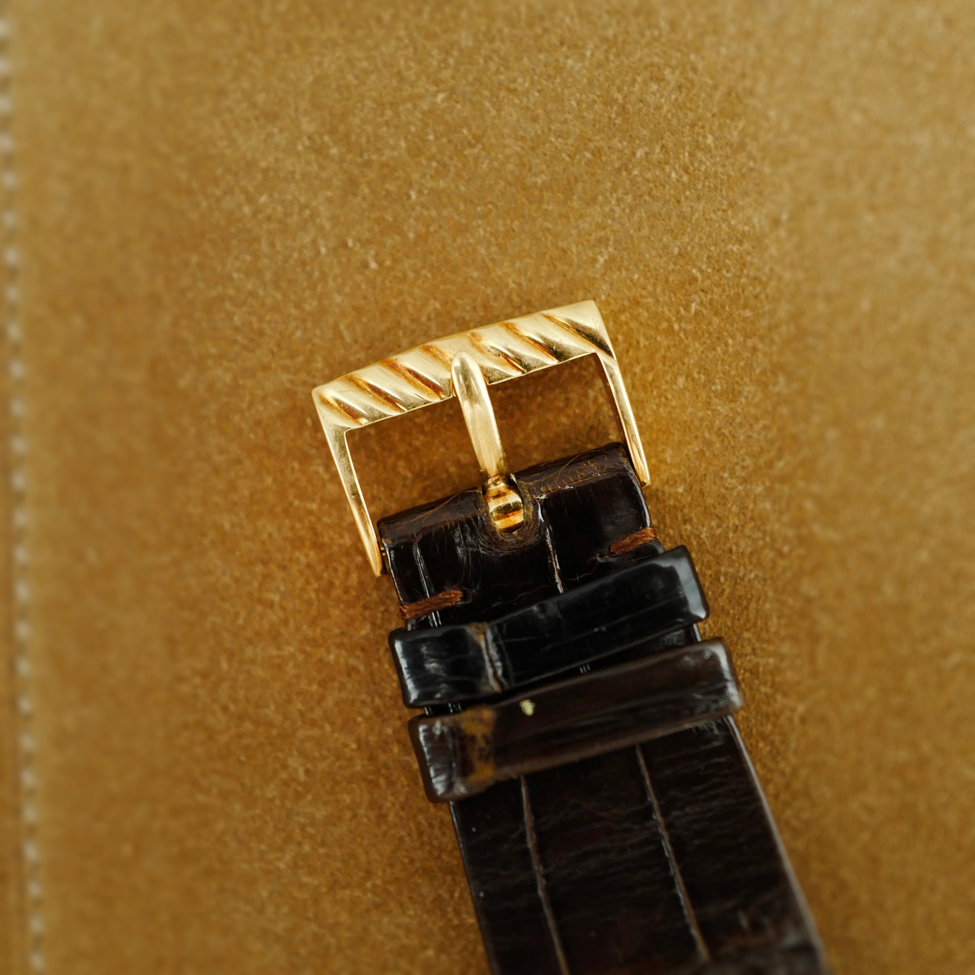 Gerald Genta Yellow Gold Wood Dial Watch, Dial Crack (New Arrival)