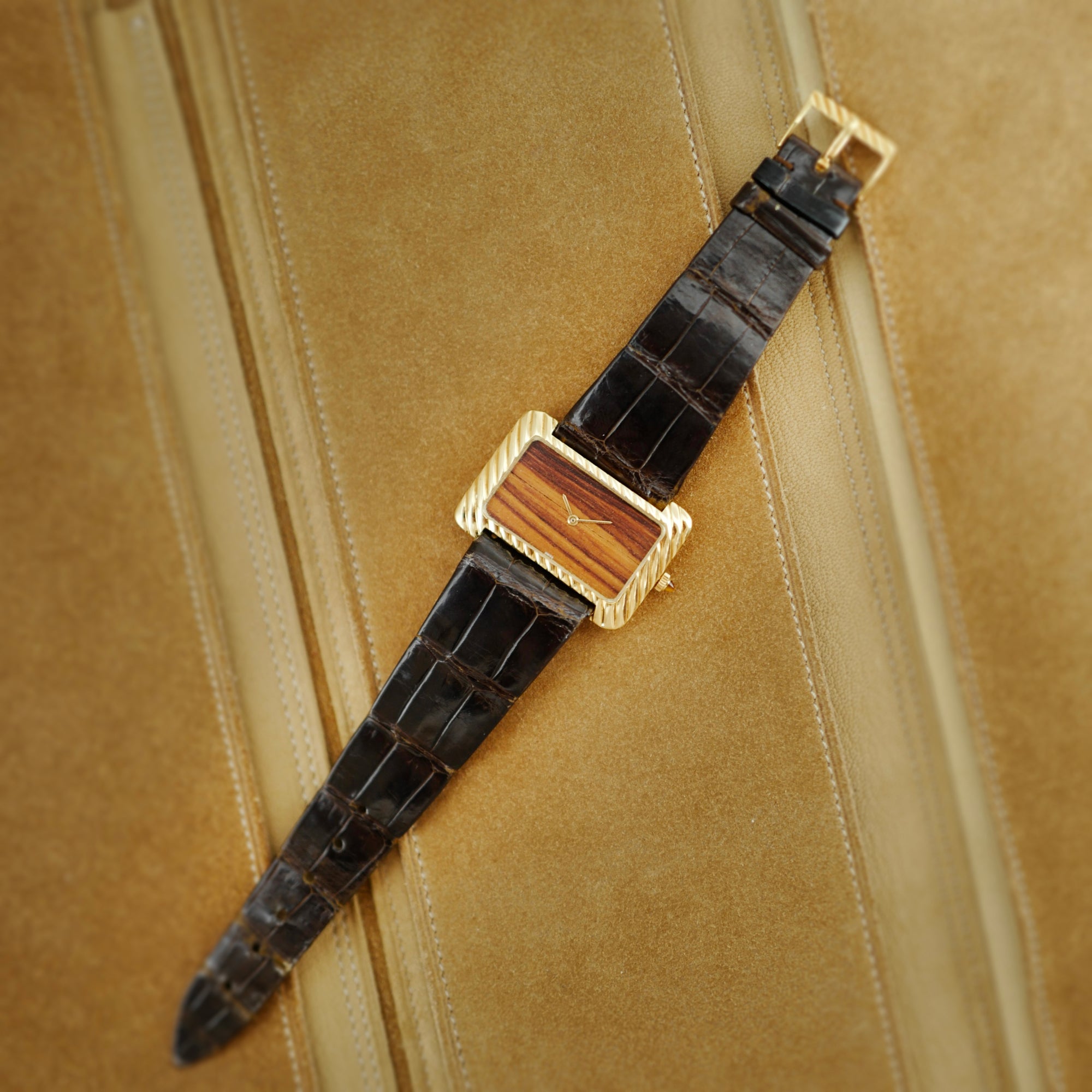 Gerald Genta Yellow Gold Wood Dial Watch, Dial Crack (New Arrival)