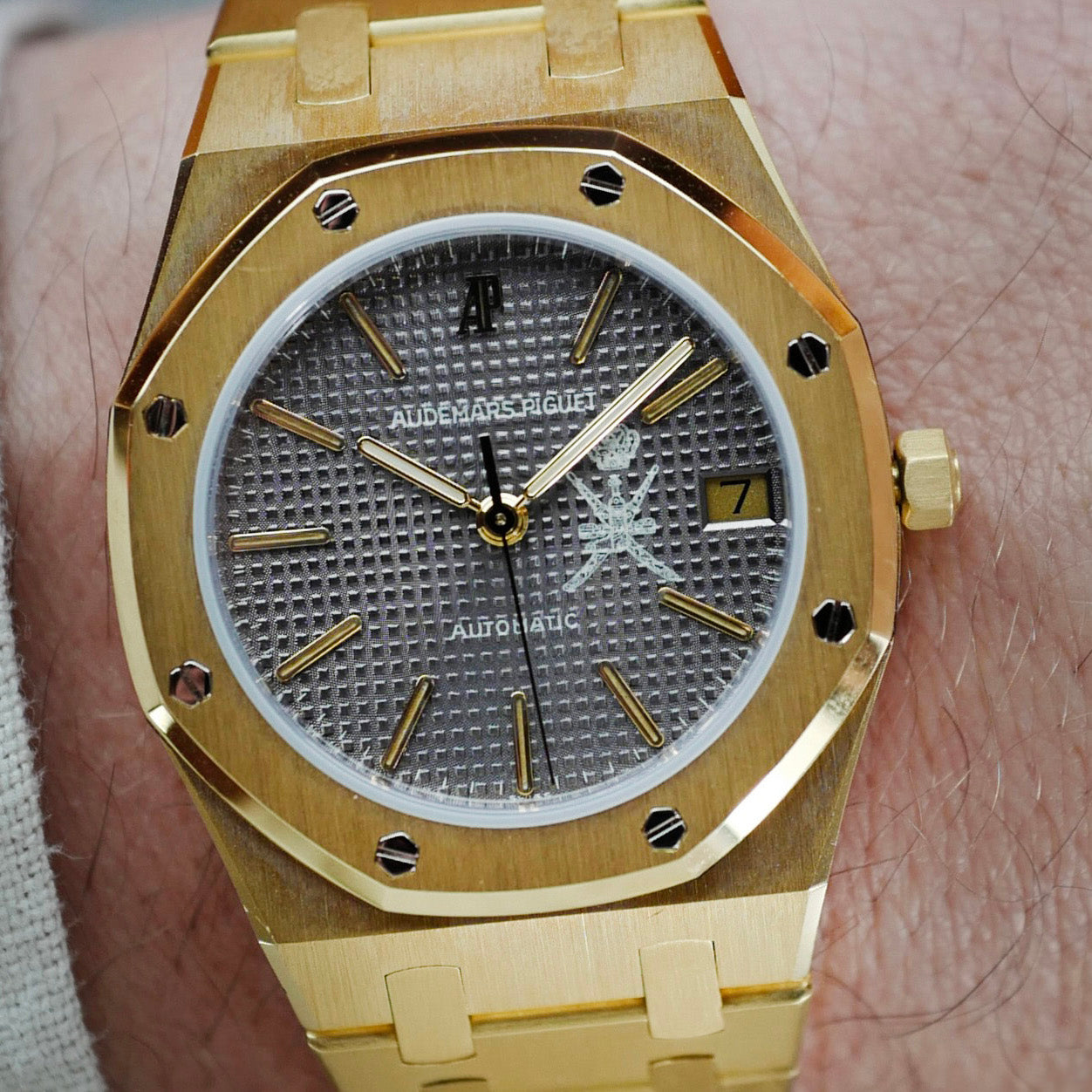 Audemars Piguet - Audemars Piguet Yellow Gold Royal Oak Watch Ref. 4100 with Khanjar Emblem of Oman (Private Sale) - The Keystone Watches