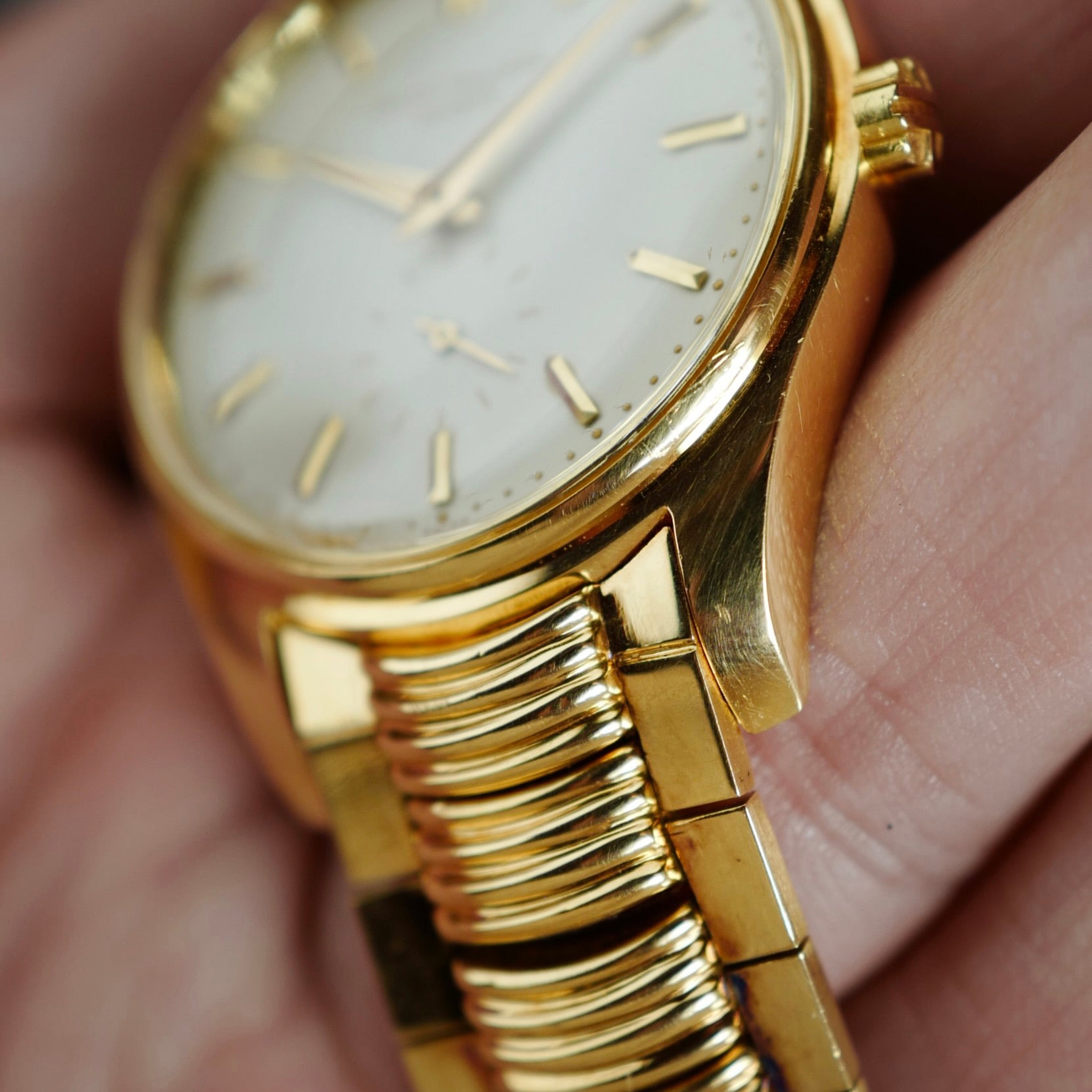 Patek Philippe Yellow Gold Calatrava Ref. 2526 with Scallop Bracelet