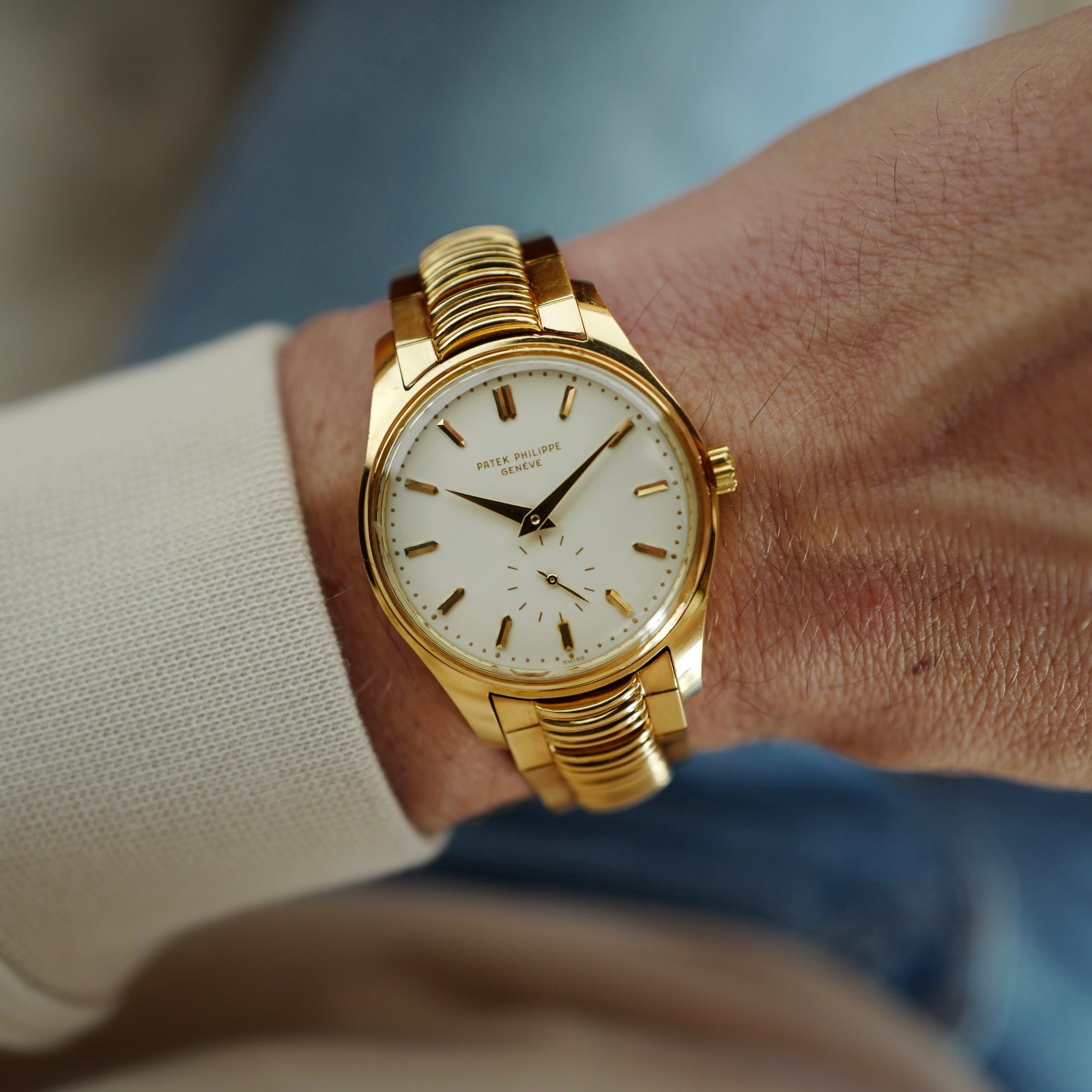 Patek Philippe Yellow Gold Calatrava Ref. 2526 with Scallop Bracelet