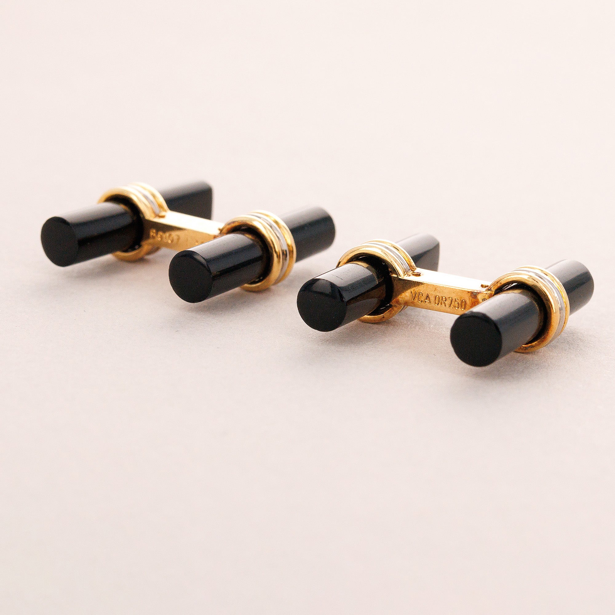 Van Cleef &amp; Arpels Yellow and White Gold Cufflinks with Onyx Bars (Objet)