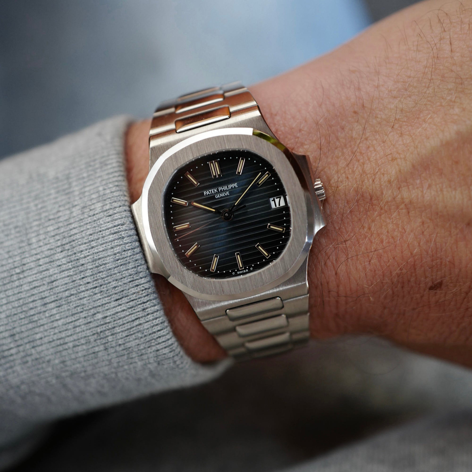 Patek Philippe - Patek Philippe White Gold Nautilus Ref. 3800 (New Arrival) - The Keystone Watches