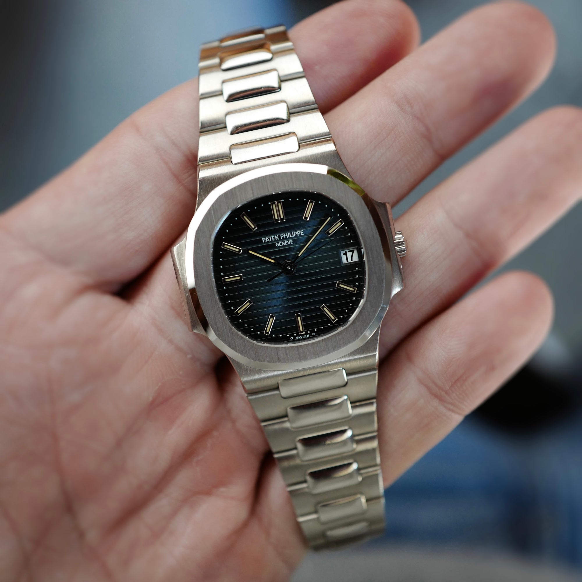 Patek Philippe - Patek Philippe White Gold Nautilus Ref. 3800 (New Arrival) - The Keystone Watches