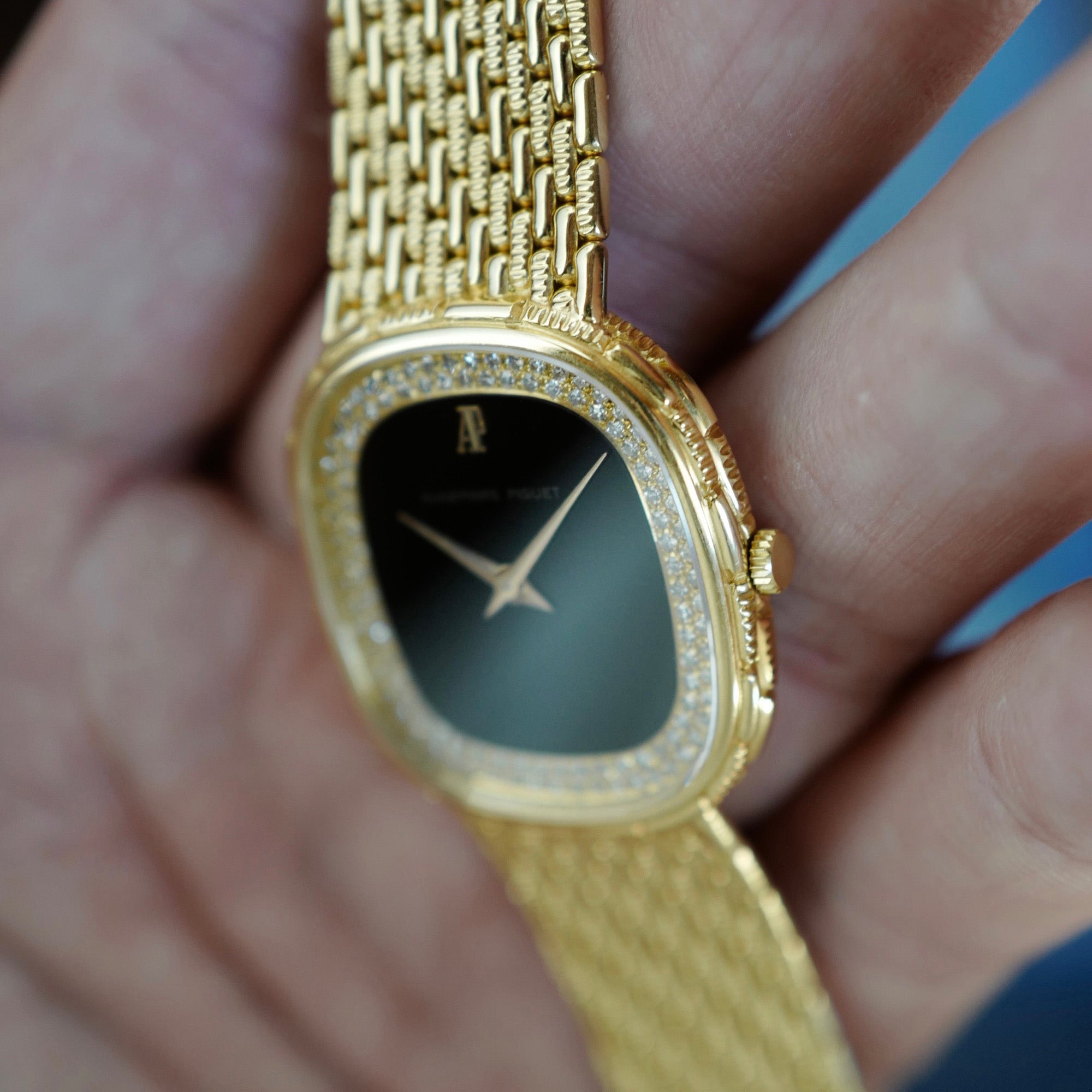 Audemars Piguet Yellow Gold Bracelet Watch with Onyx and Diamond Dial