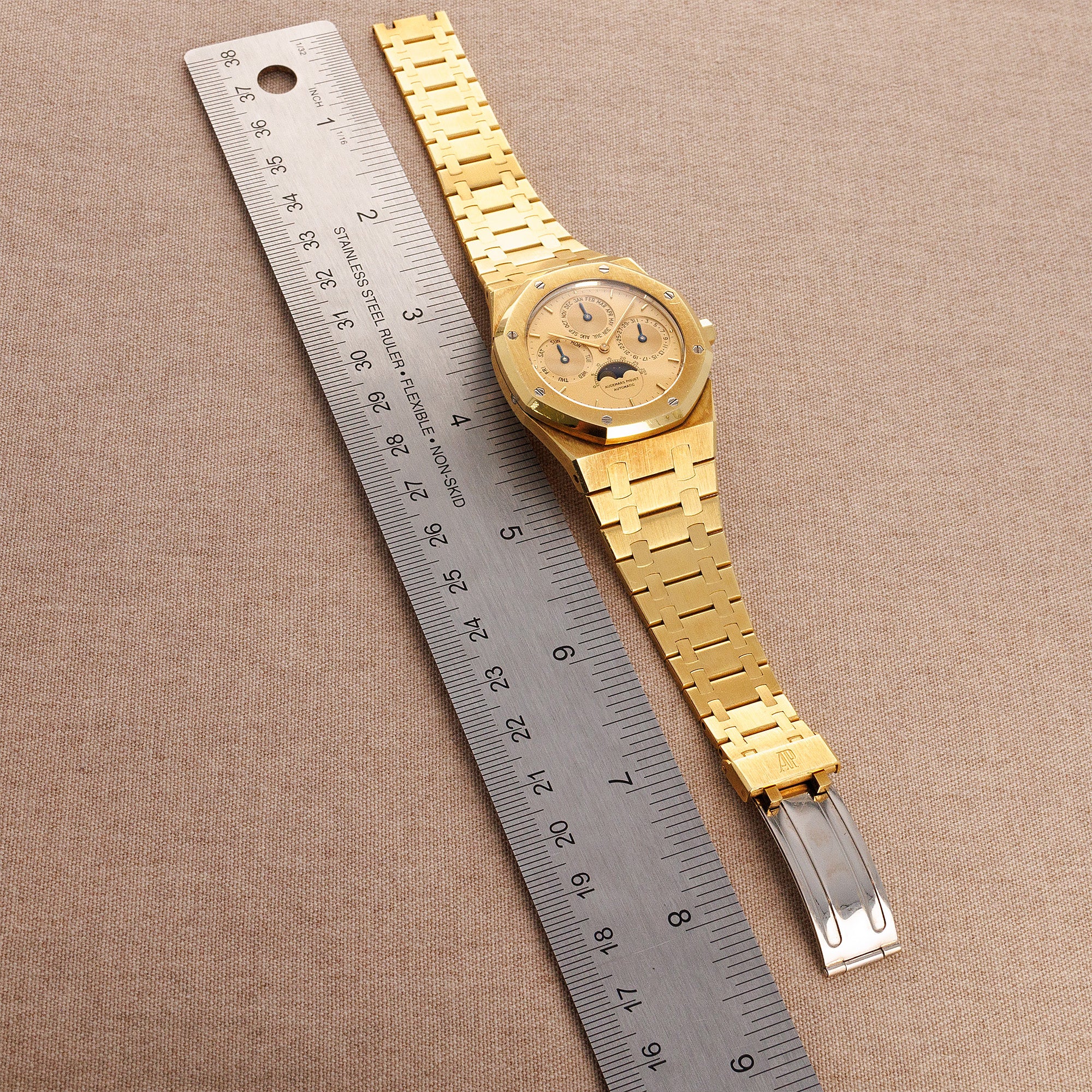 Audemars Piguet Yellow Gold Royal Oak Perpetual Watch Ref. 25554BA in Outstanding Original Condition