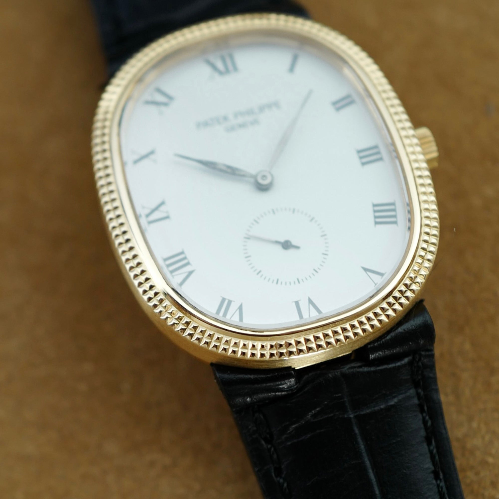 Patek Philippe - Patek Philippe Yellow Gold Ellipse Ref. 3989 (New Arrival) - The Keystone Watches