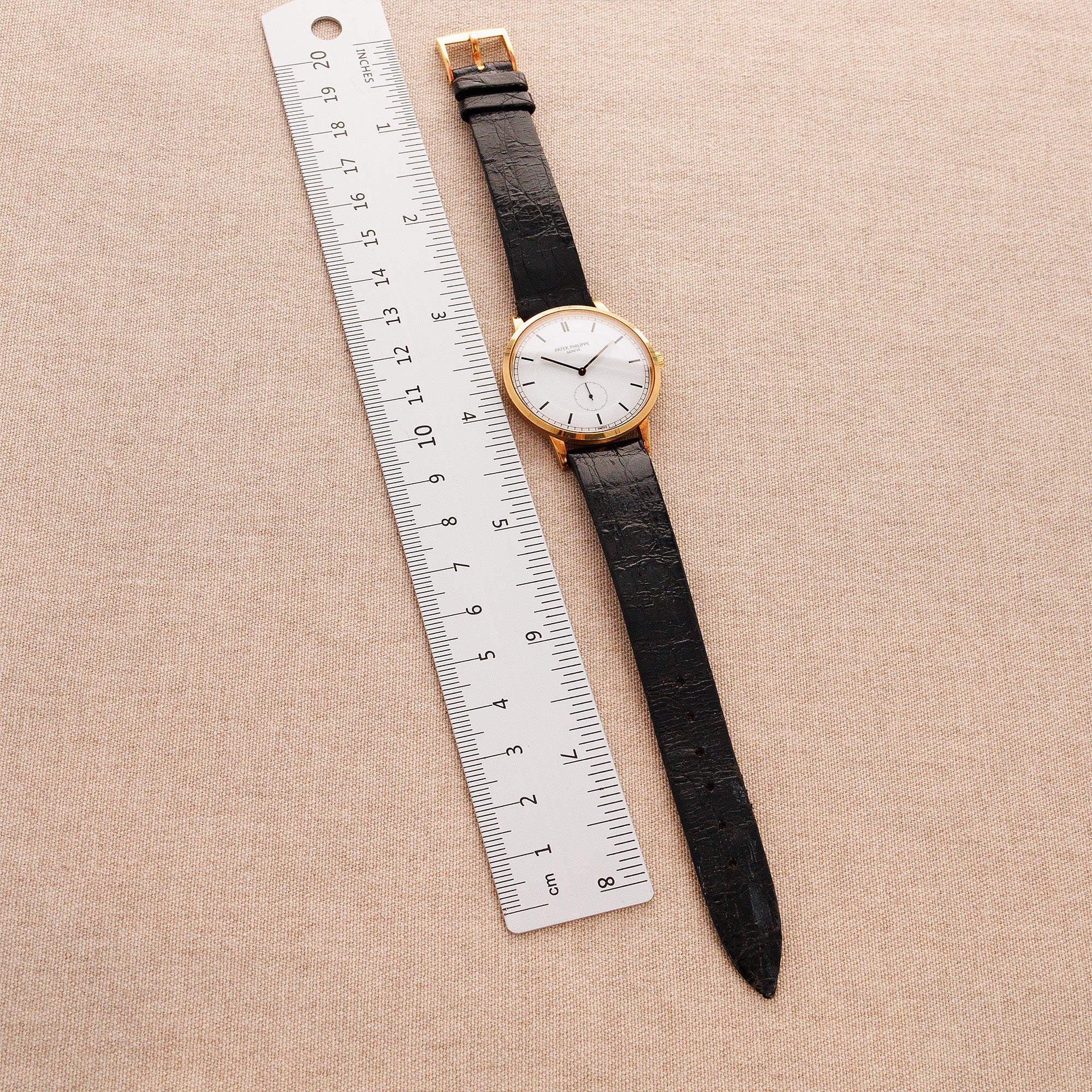 Patek Philippe - Patek Philippe Yellow Gold Calatrava Ref. 3893 in Fantastic Original Condition - The Keystone Watches