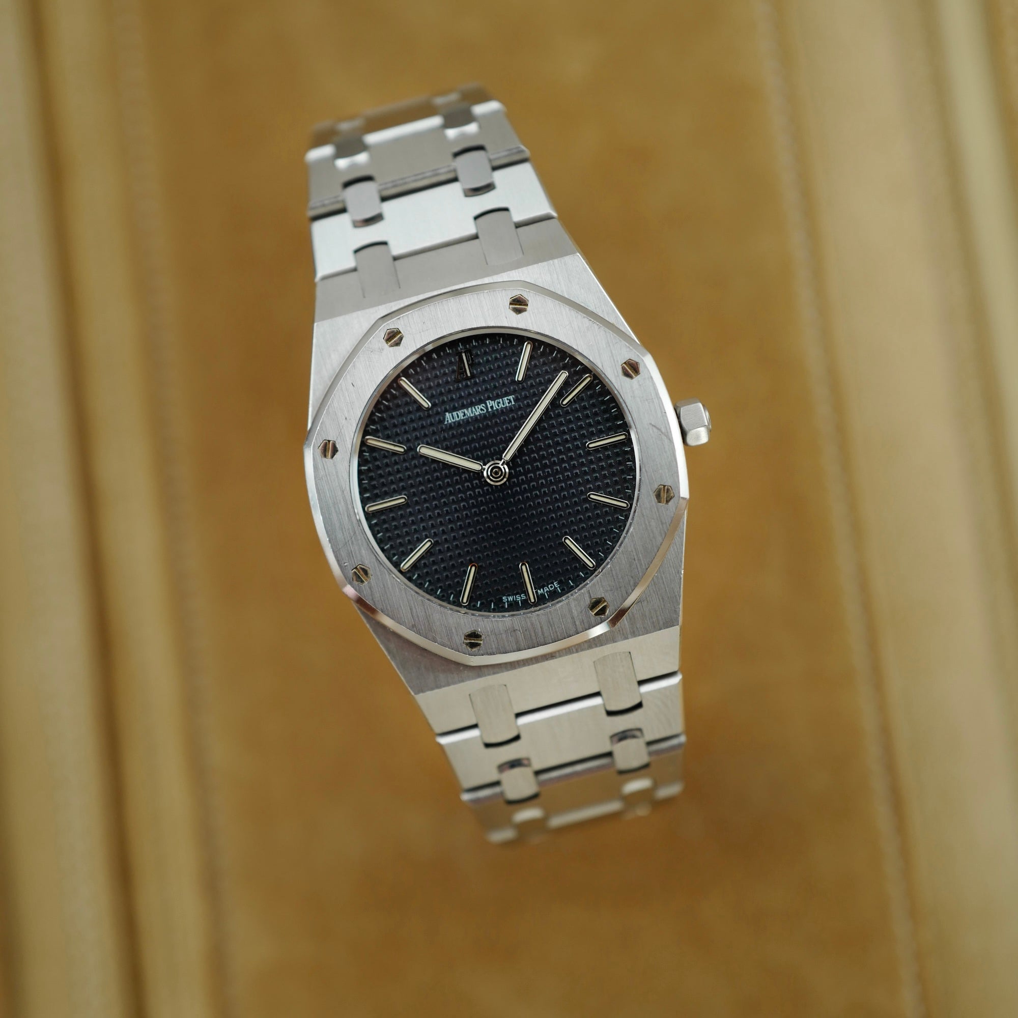 Audemars Piguet - Audemars Piguet Steel Royal Oak Midsize Ref 56303 in Outstanding Condition - The Keystone Watches