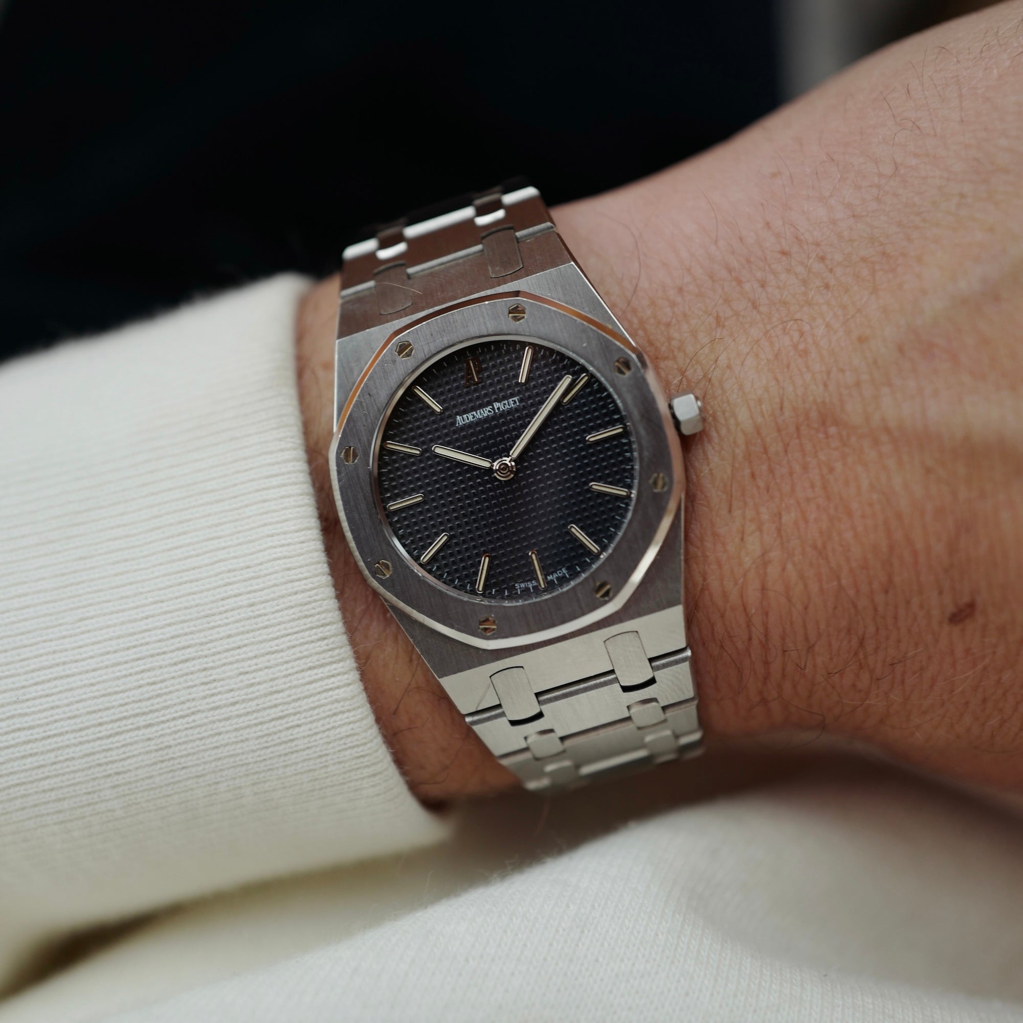 Audemars Piguet - Audemars Piguet Steel Royal Oak Midsize Ref 56303 in Outstanding Condition - The Keystone Watches