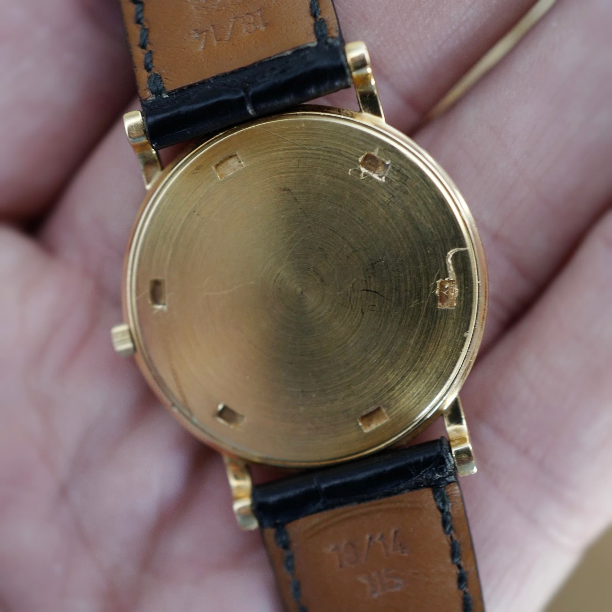 Patek Philippe - Patek Philippe Yellow Gold Calatrava Watch Ref. 3520 (New Arrival) - The Keystone Watches