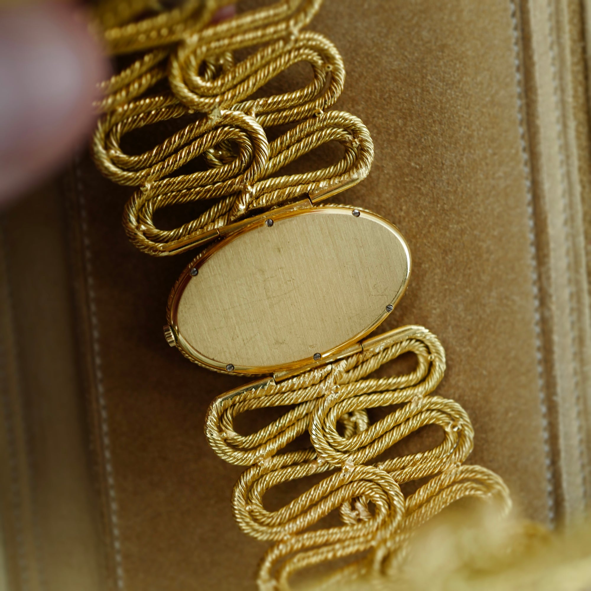 Kutchinsky - Kutchinsky Yellow Gold Tigers Eye Bracelet Watch (New Arrival) - The Keystone Watches