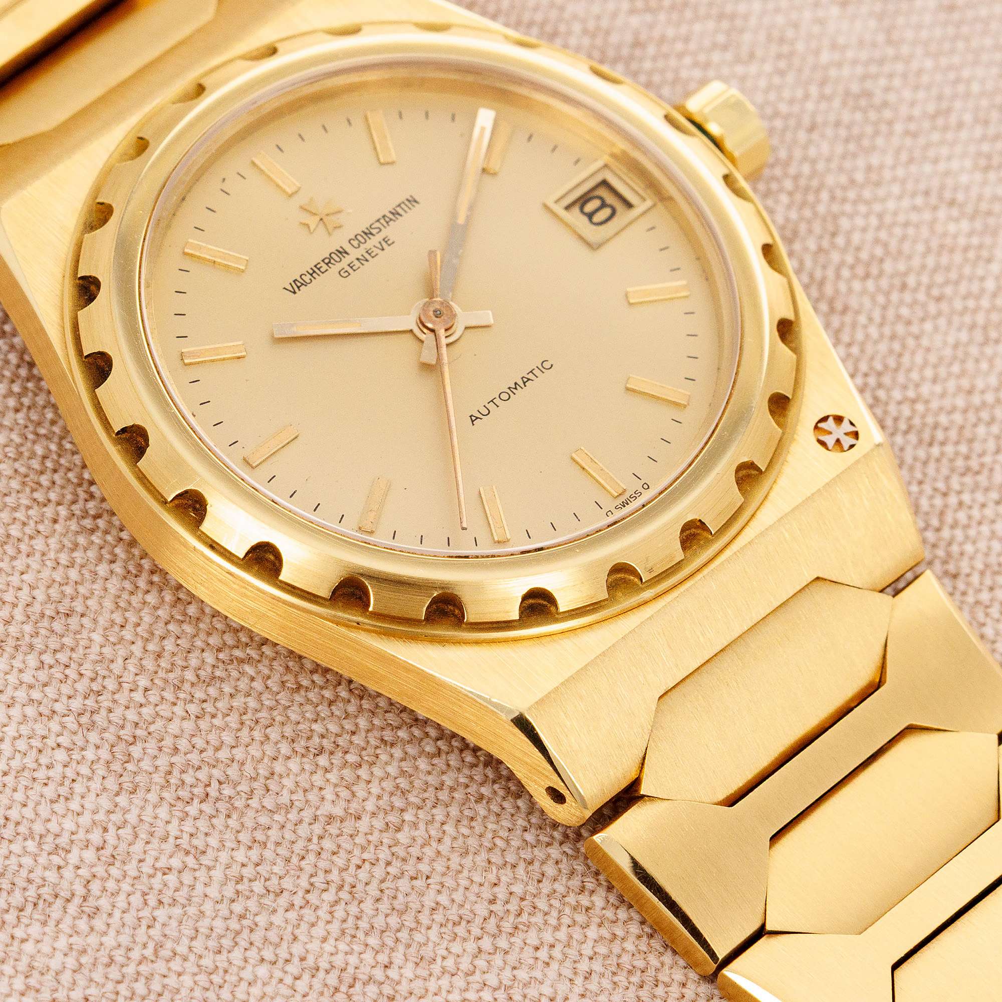 Vacheron Constantin - Vacheron Constantin Yellow Gold 222 Ref. 46003 - The Keystone Watches