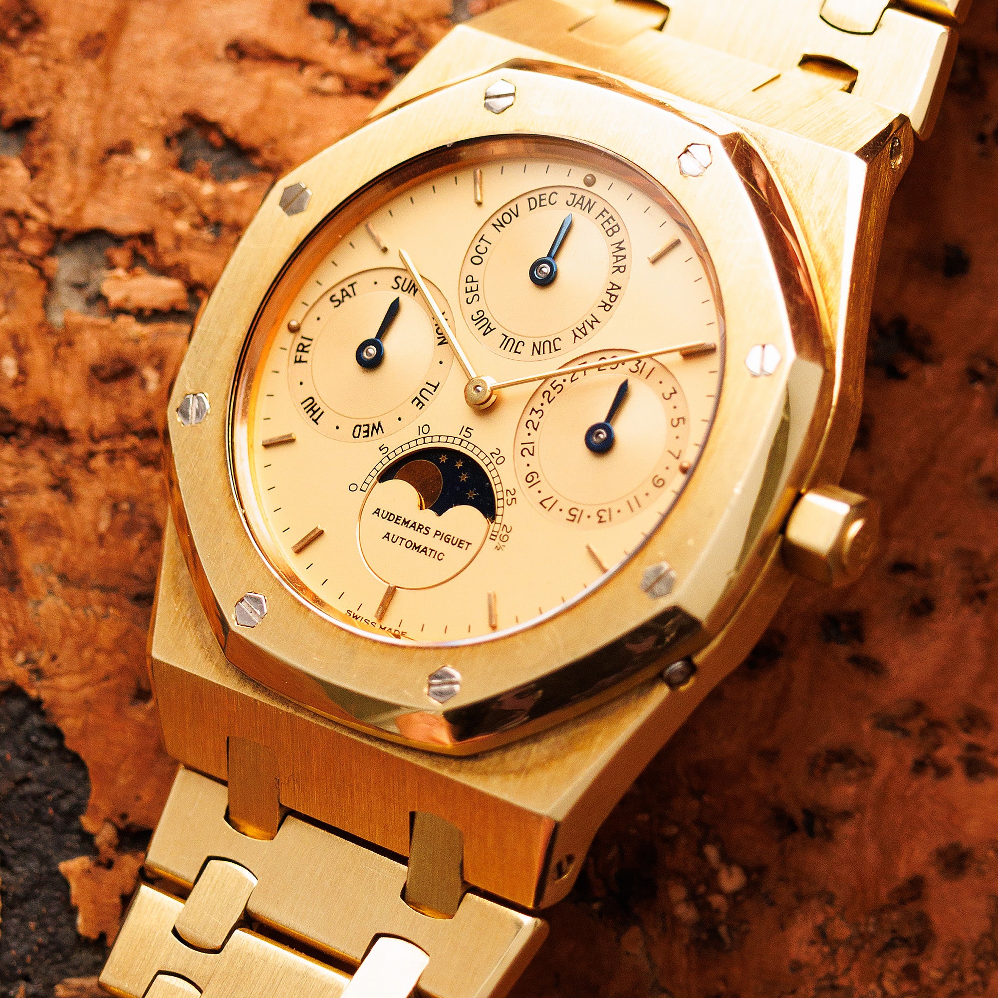 Audemars Piguet Yellow Gold Vintage Royal Oak Perpetual Ref. 25654BA