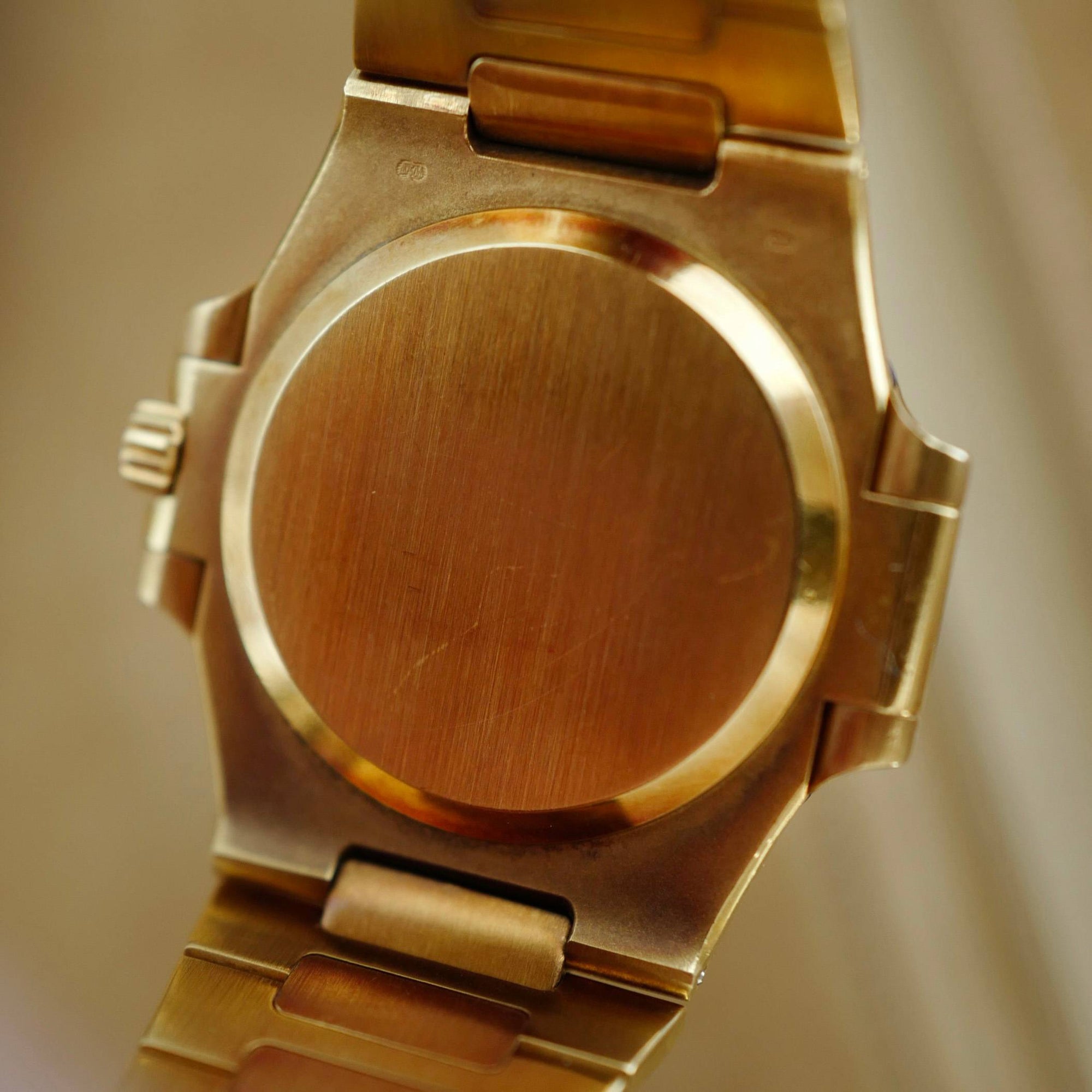 Patek Philippe - Patek Philippe Yellow Gold Nautilus Ref. 3800 - The Keystone Watches