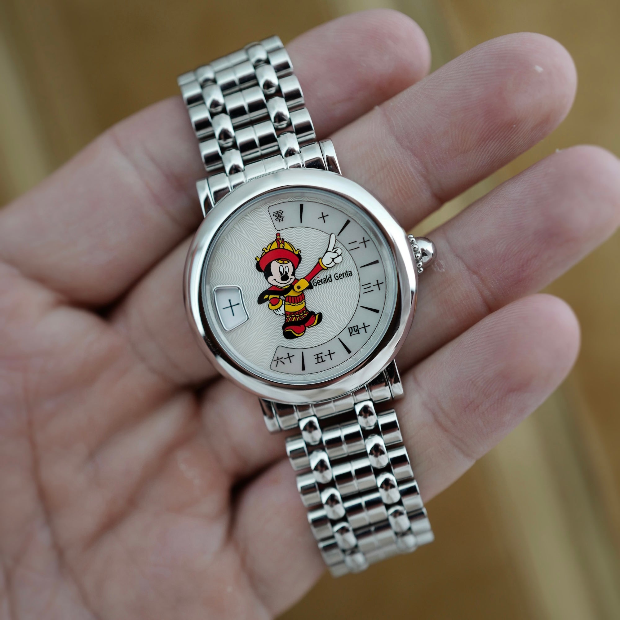 Gerald Genta Fantasy Retro M.10 MOP Mickey Mouse for Hong Kong Disney Watch (New Arrival)