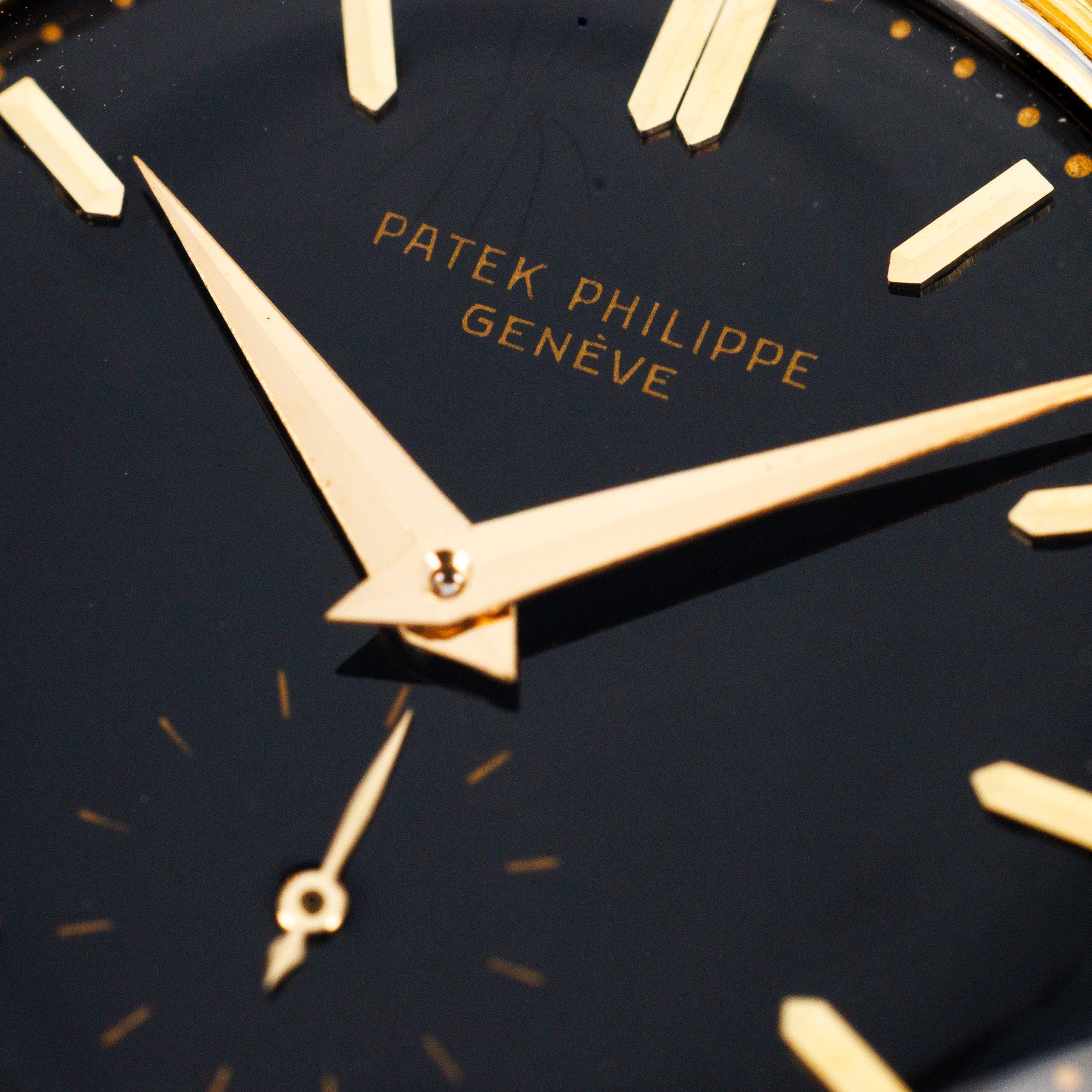 Patek Philippe Yellow Gold Calatrava Black Dial Scallop Bracelet Watch Ref. 2526