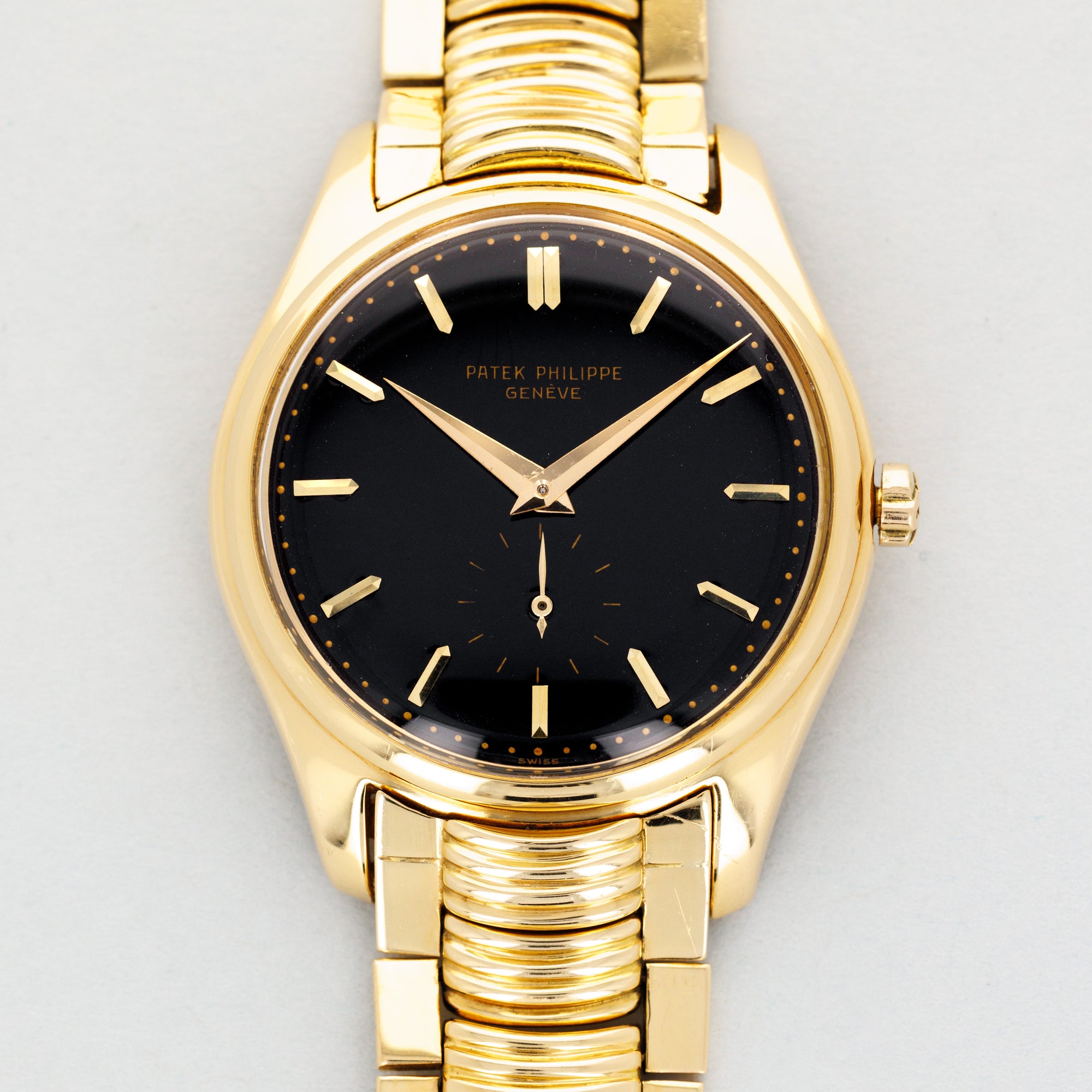 Patek Philippe Yellow Gold Calatrava Black Dial Scallop Bracelet Watch Ref. 2526