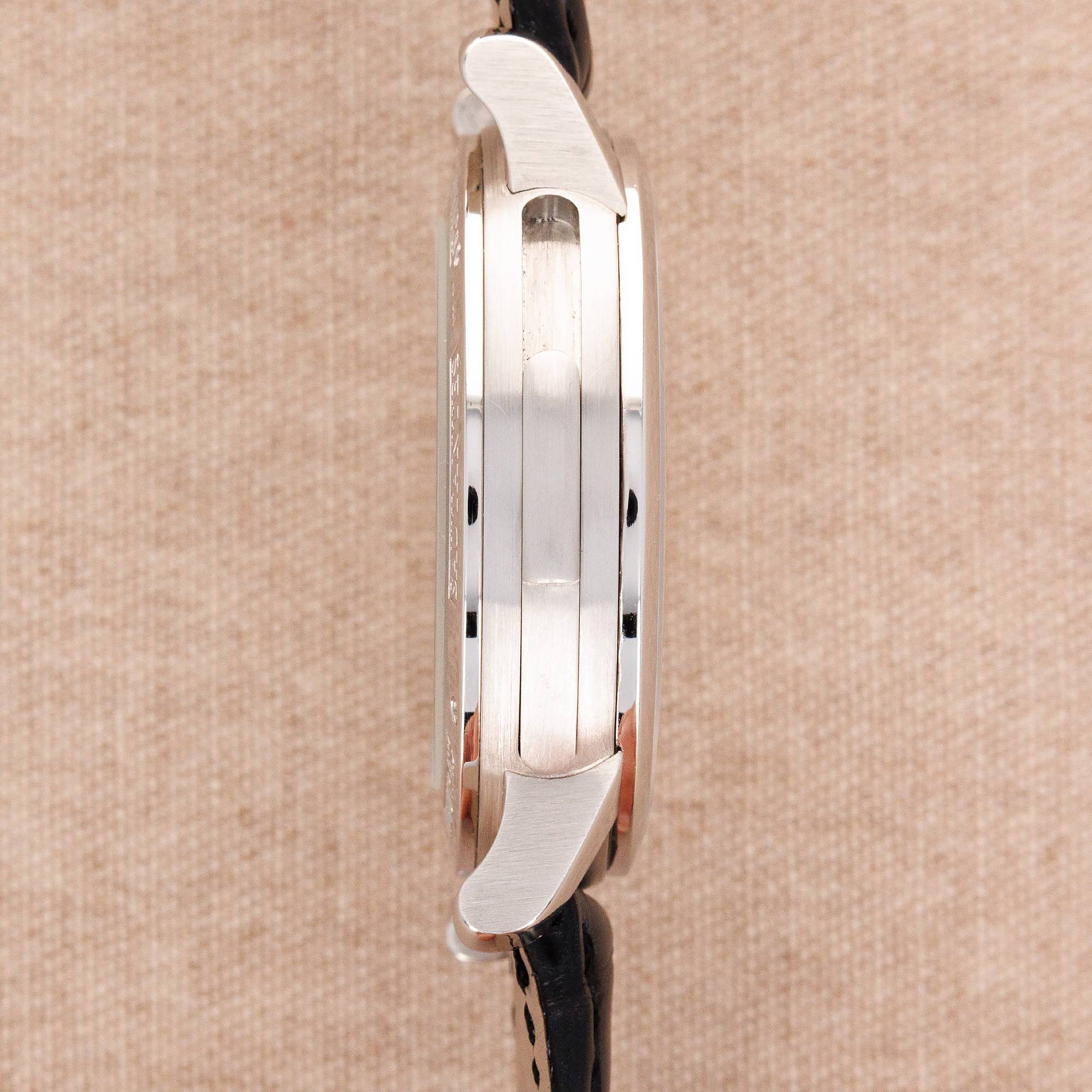 Audemars Piguet - Audemars Piguet Platinum Jump Hour Minute Repeater Ref. 26151 - The Keystone Watches