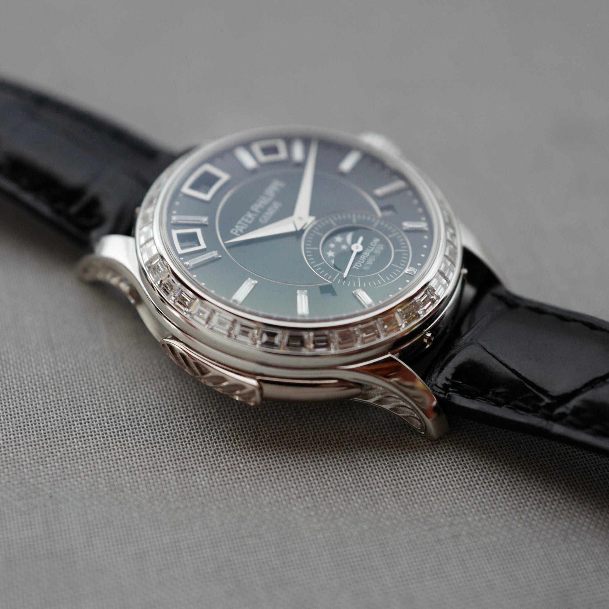 Patek Philippe Platinum Perpetual Calendar Minute Repeater Ref. 5307 (New Arrival)