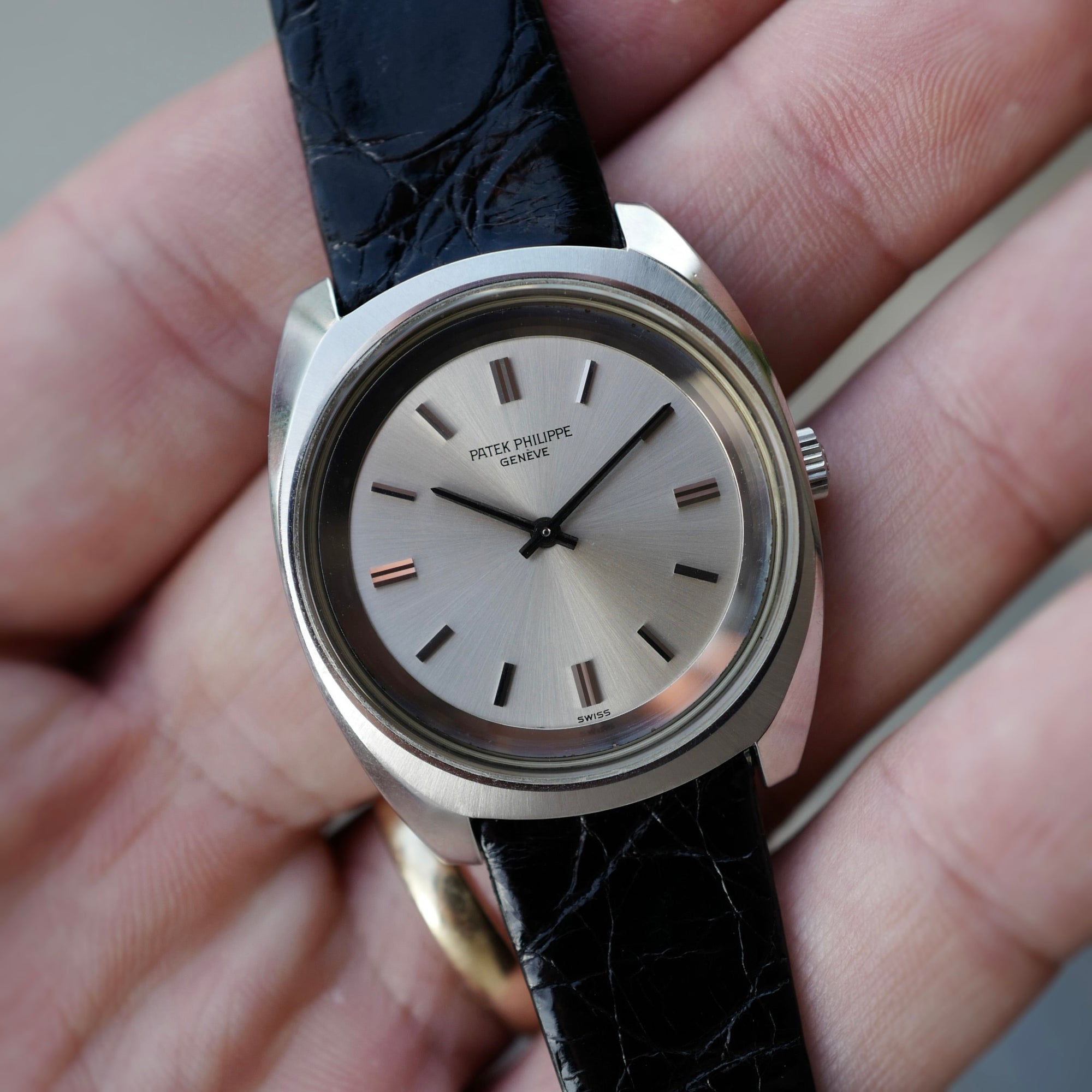 Patek Philippe Calatrava Ref. 3579 with Box and Service Papers (New Arrival)