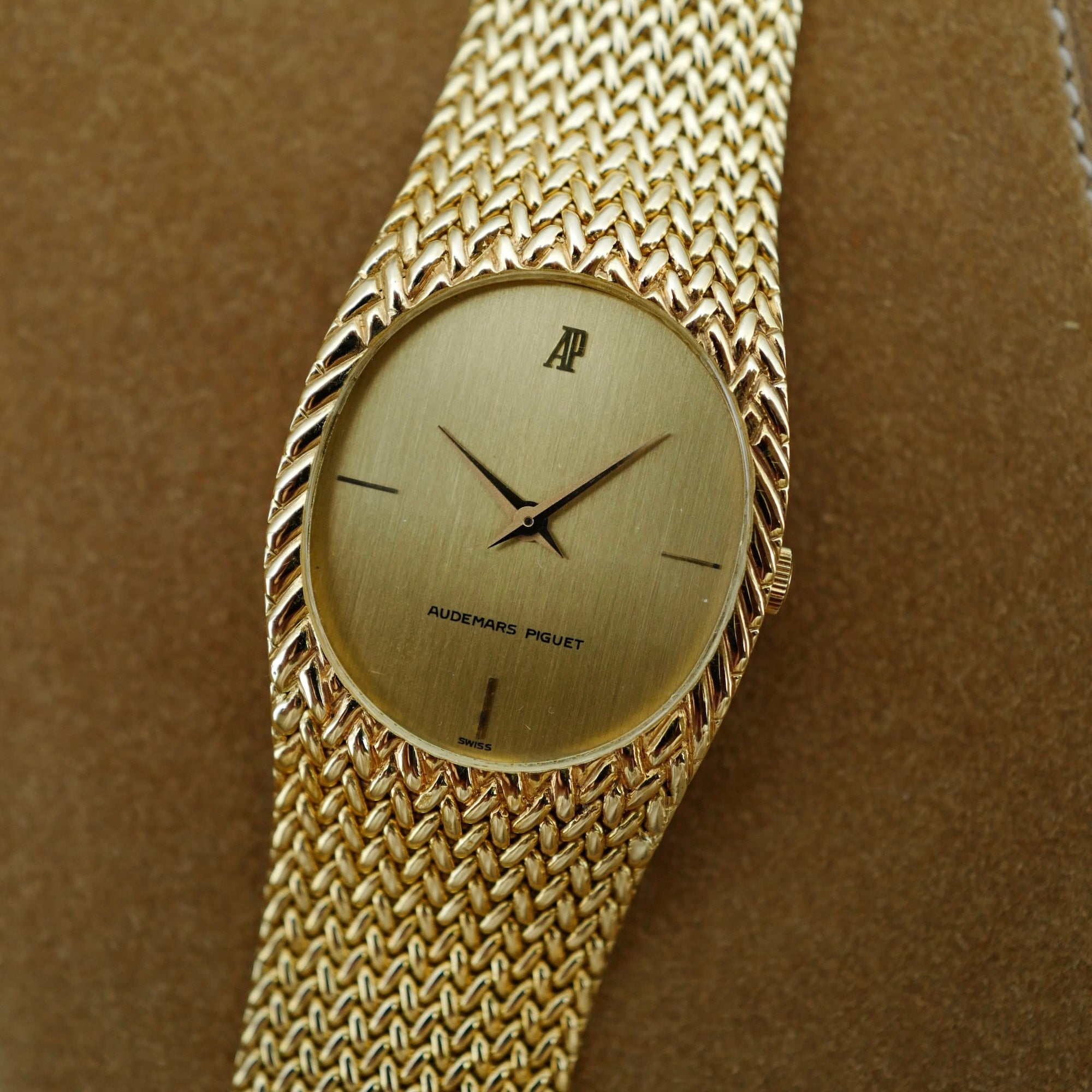 Audemars Piguet Yellow Gold Cobra-Style Bracelet Watch (New Arrival)