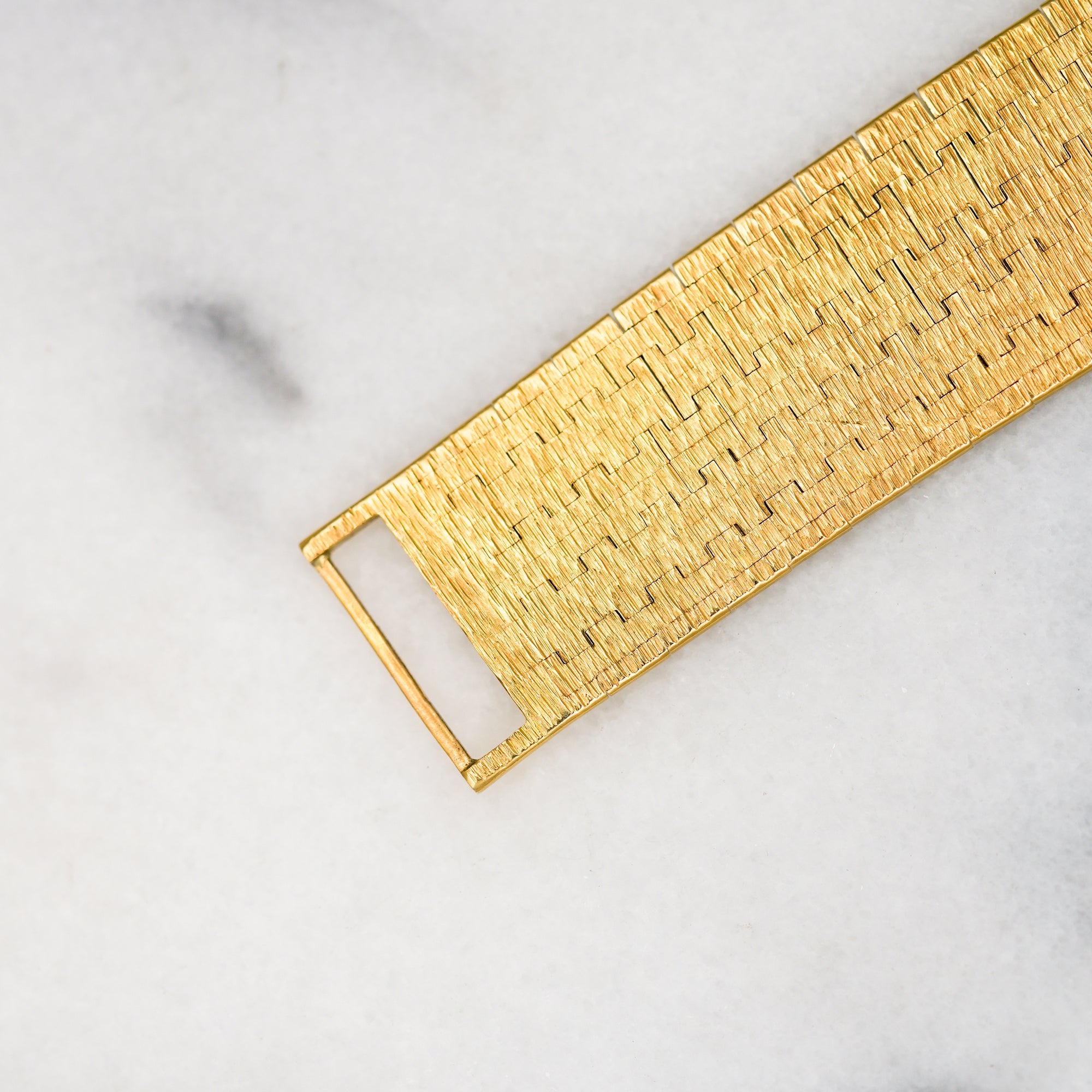 Piaget Yellow Gold Bracelet Watch Ref. 12421 with Tigers Eye Dial (New Arrival)