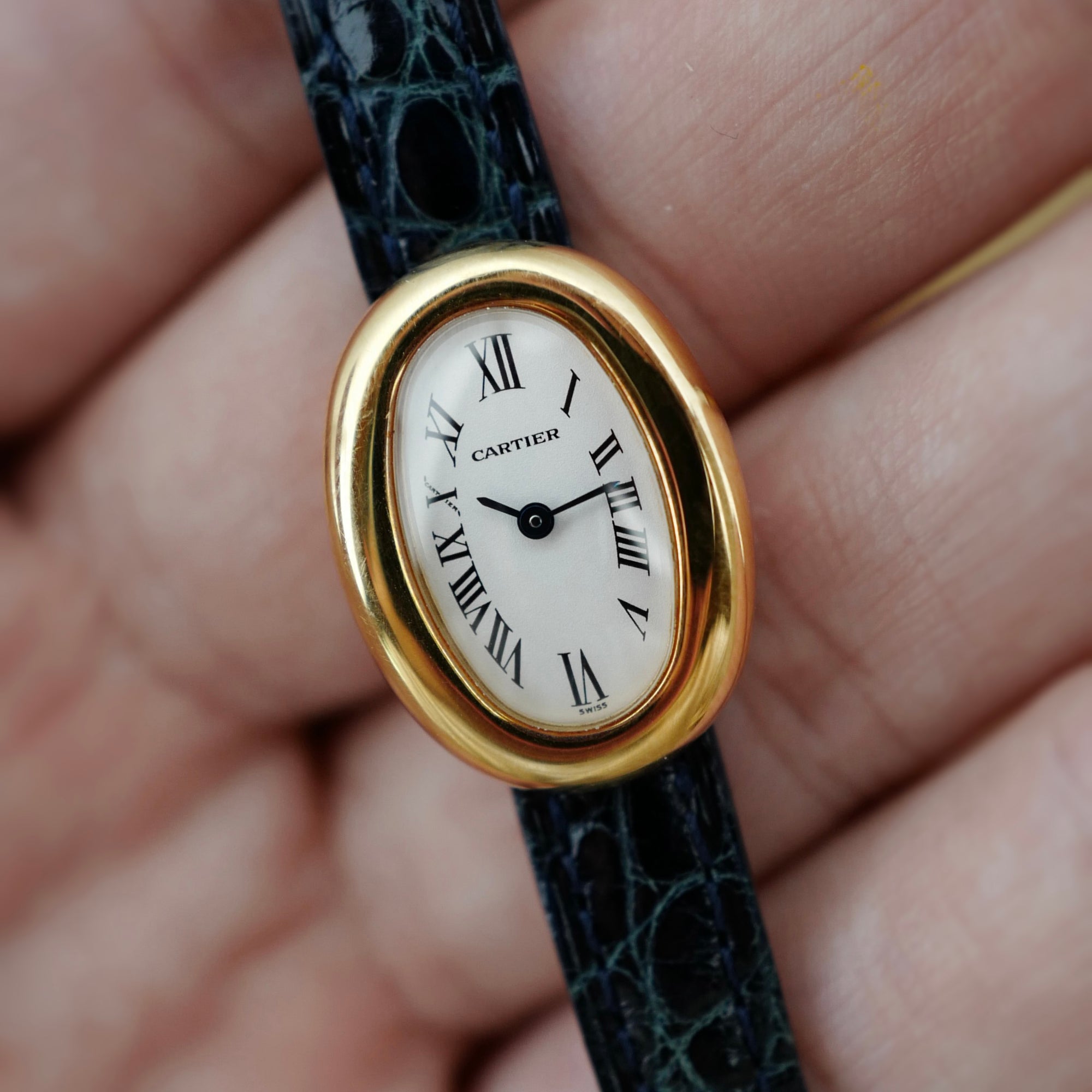 Cartier Yellow Gold Baignoire Mini Ref. W1510956 (New Arrival)