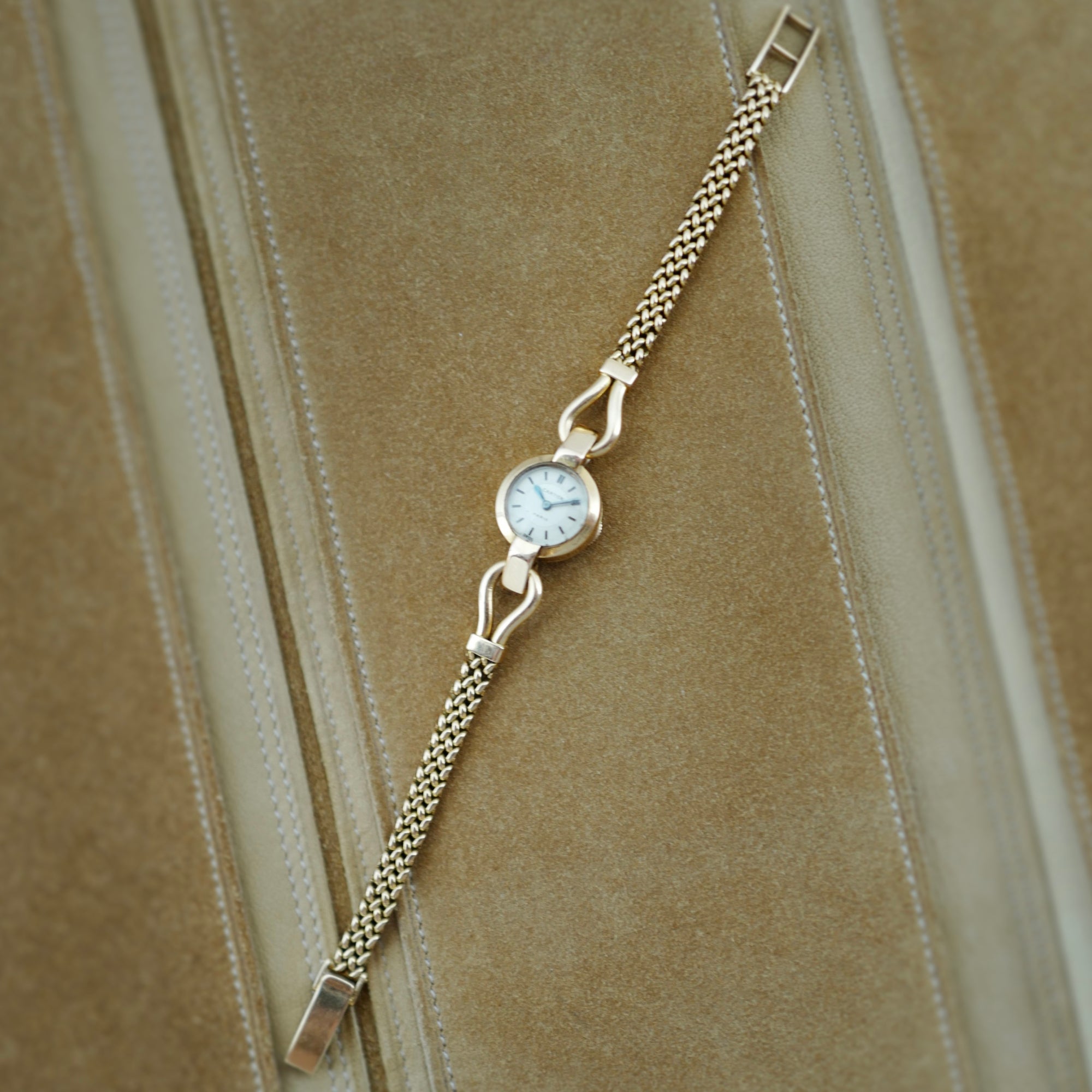 Cartier Paris Yellow Gold Bracelet Watch with Backwind (New Arrival)