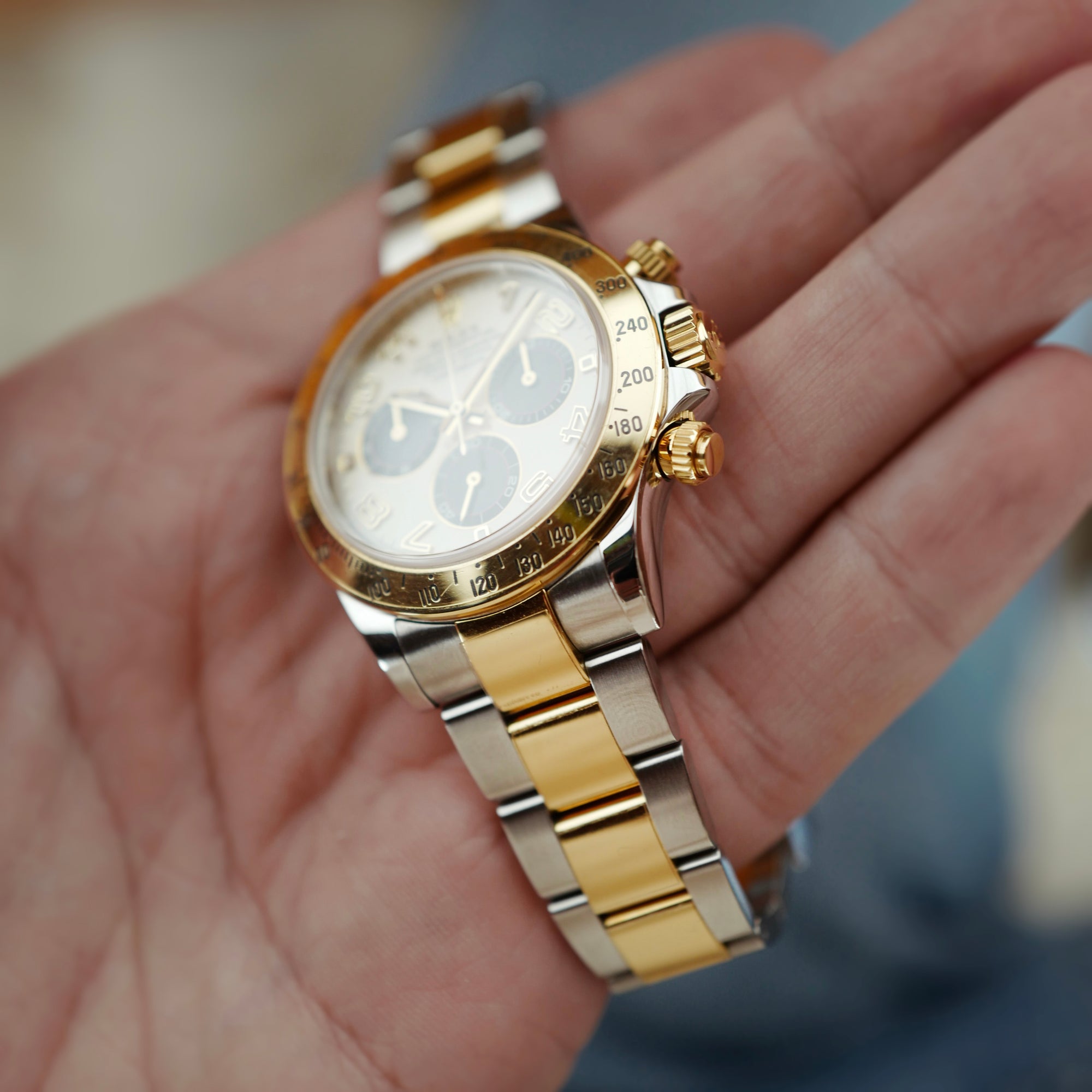 Rolex Daytona Ref. 116523 with V-Serial and Racing Dial (New Arrival)