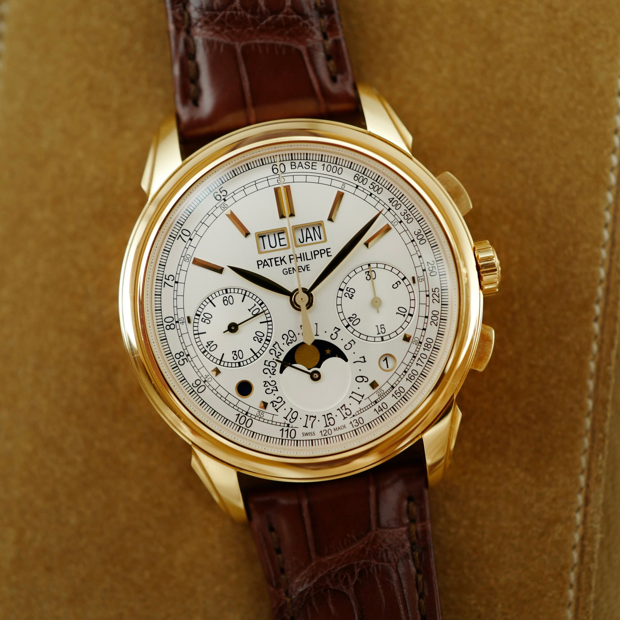 Patek Philippe Yellow Gold Perpetual Calendar Chronograph Ref. 5270 (New Arrival)