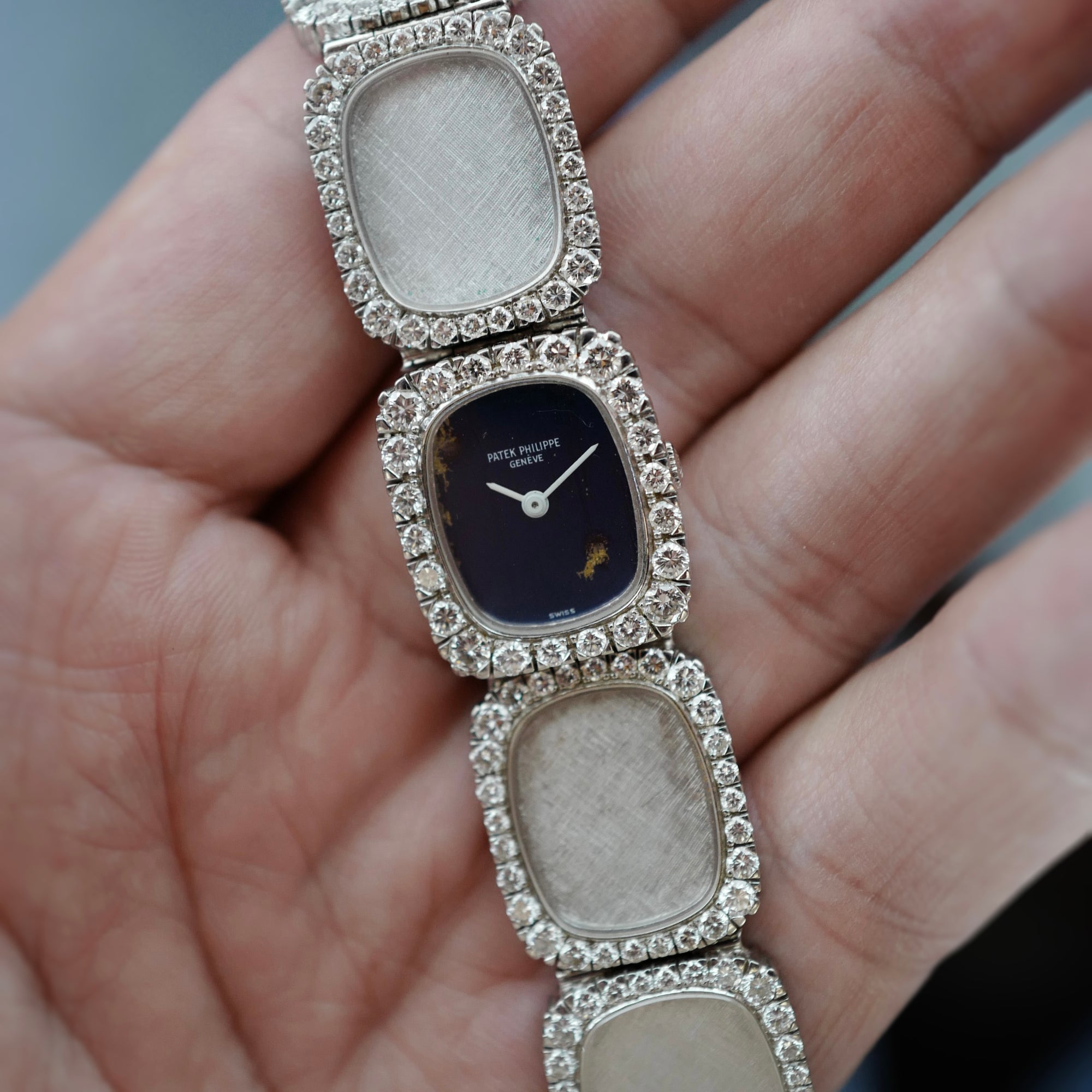 Patek Philippe White Gold Ellipse Diamond Bracelet Ref. 4122 (New Arrival)