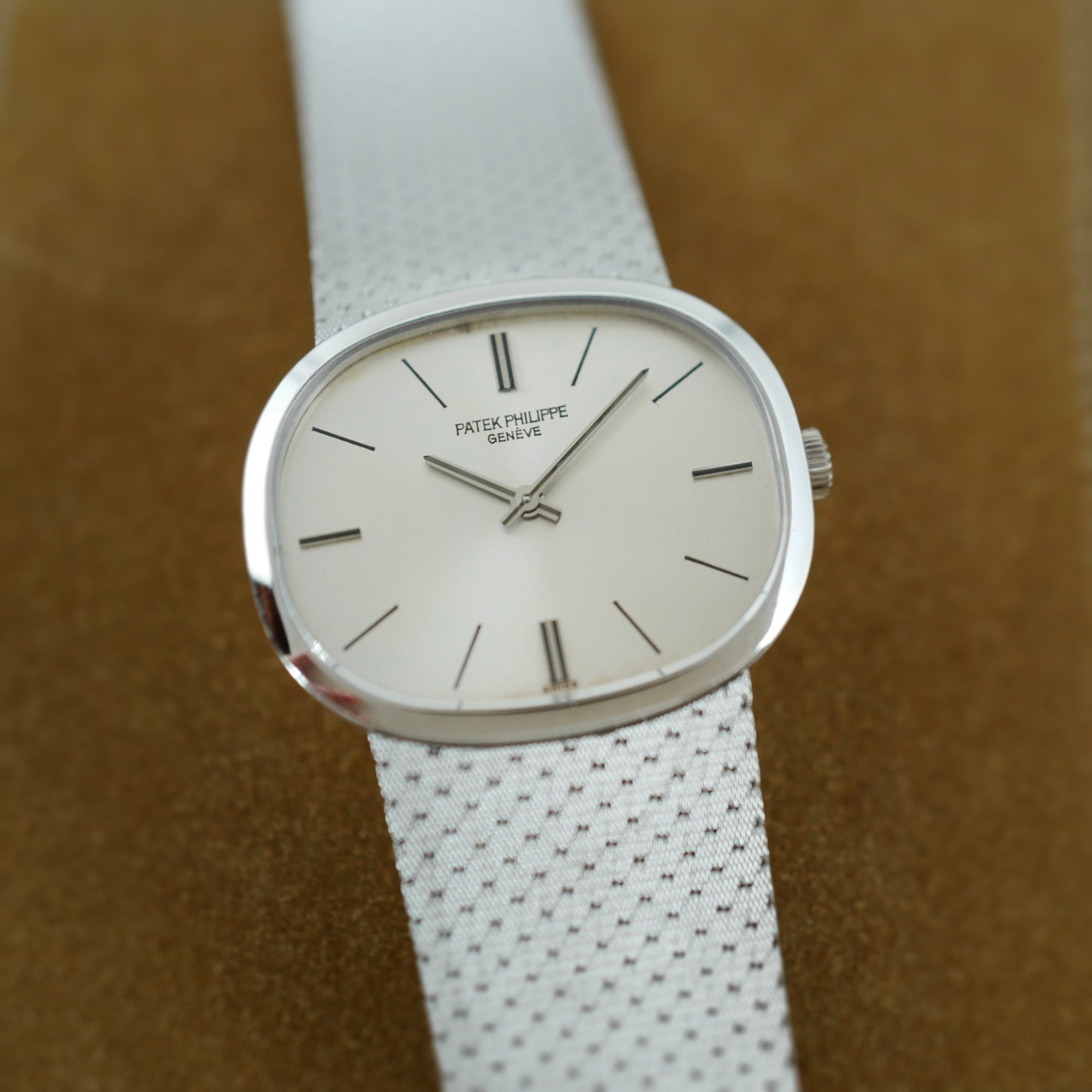 Patek Philippe White Gold Golden Ellipse Ref. 3545 (New Arrival)