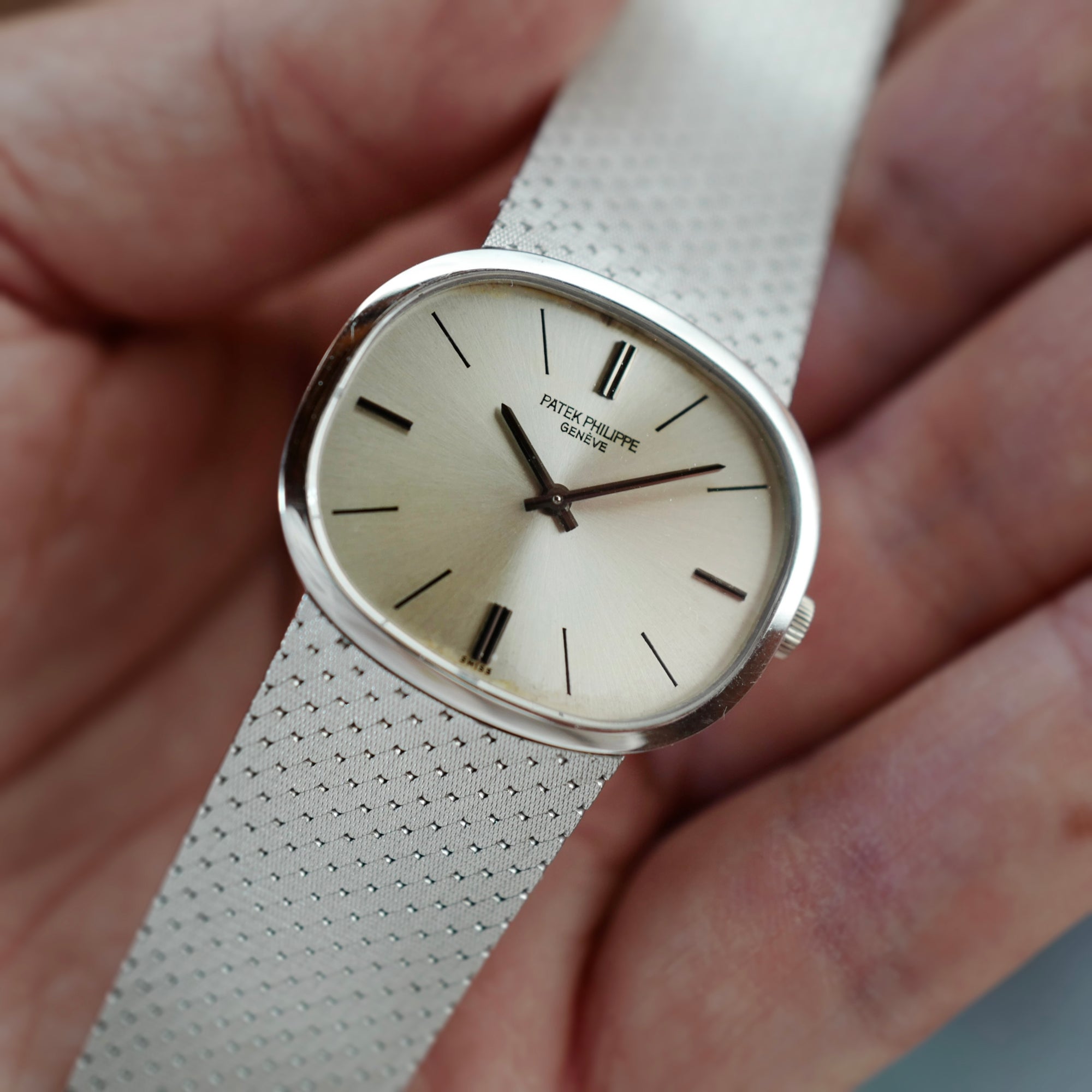 Patek Philippe White Gold Golden Ellipse Ref. 3545 (New Arrival)