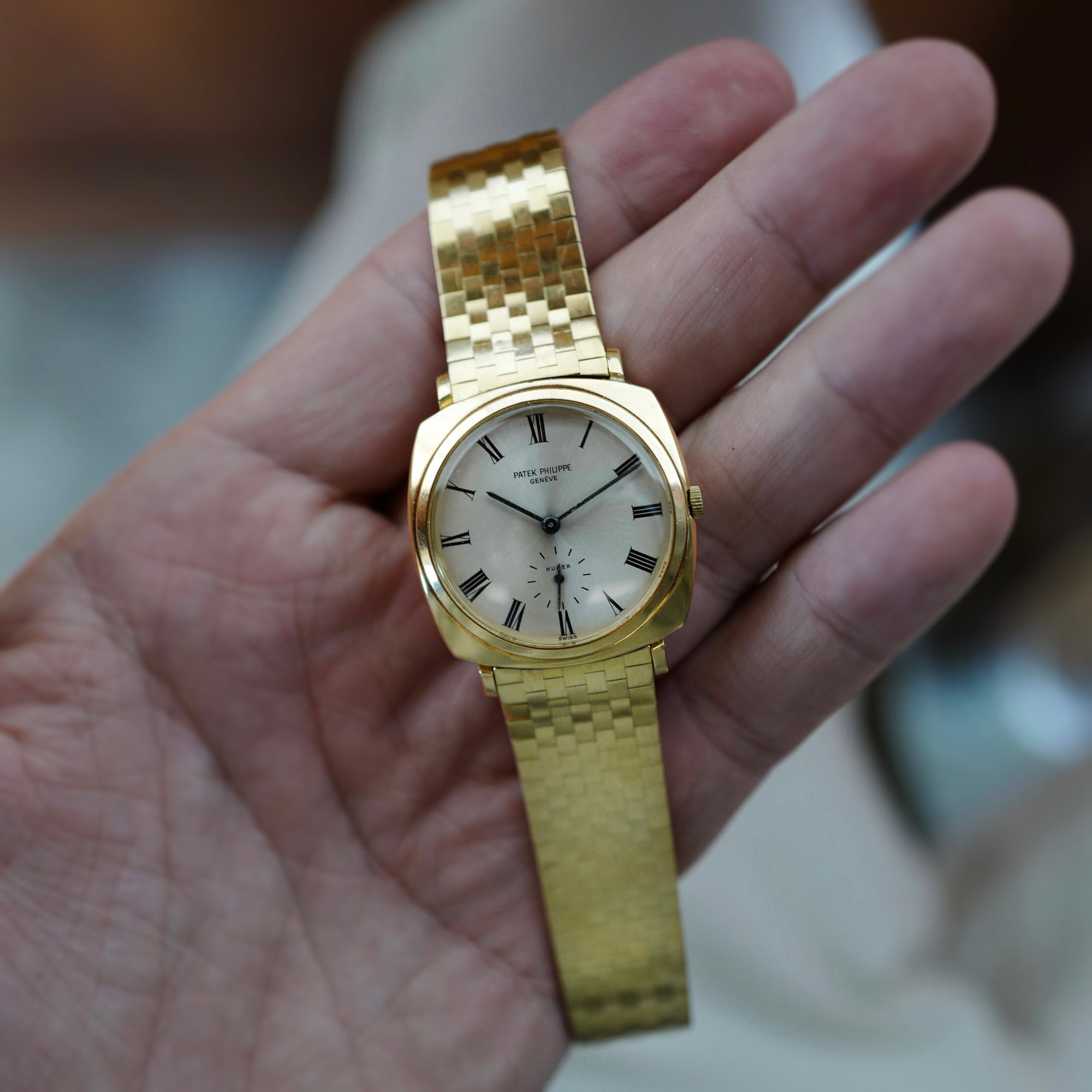 Patek Philippe Yellow Gold Automatic Retailed by Huber Ref. 3525, Original Papers