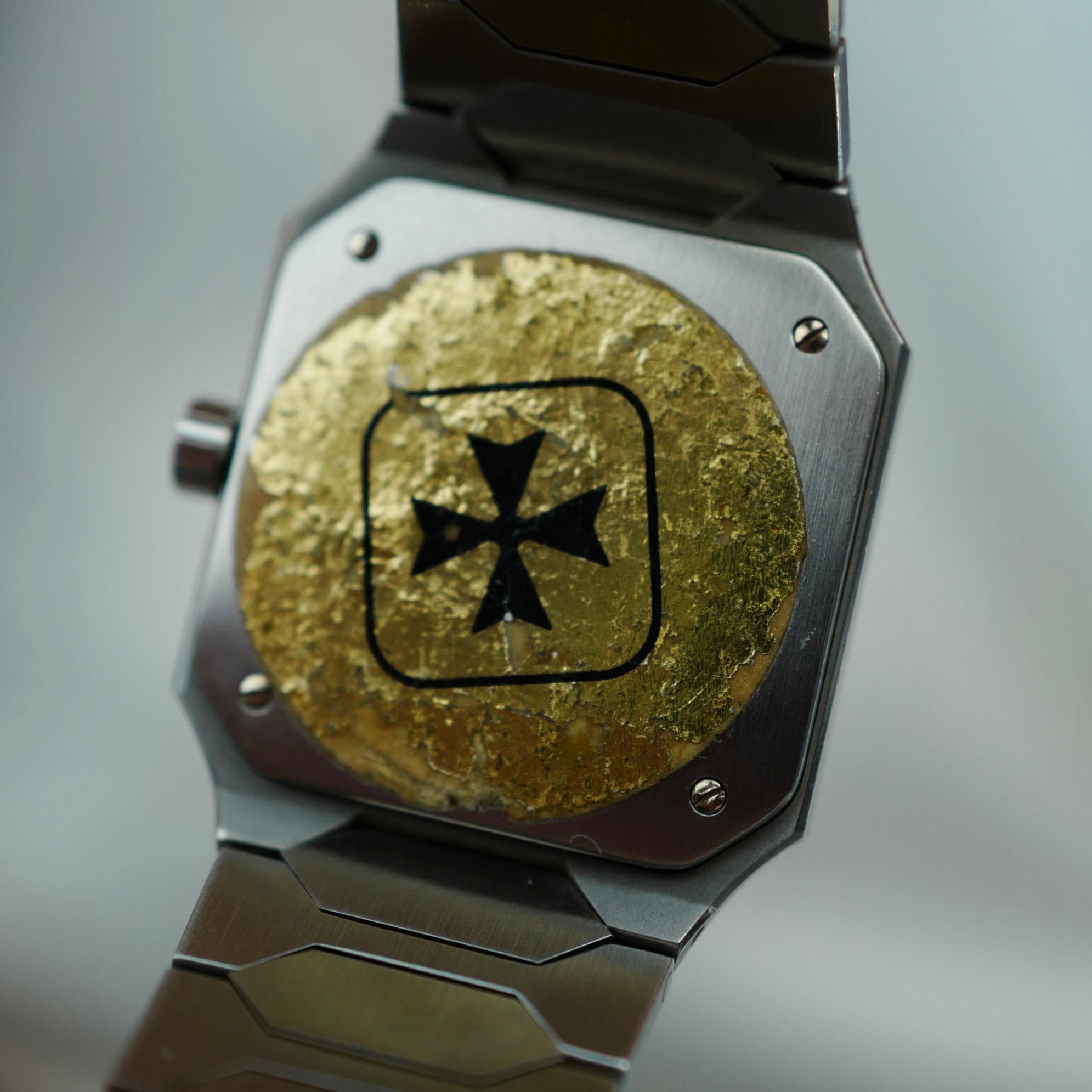 Vacheron Constantin Two-Tone 222 with Emblem of Saudi Arabia (New Arrival