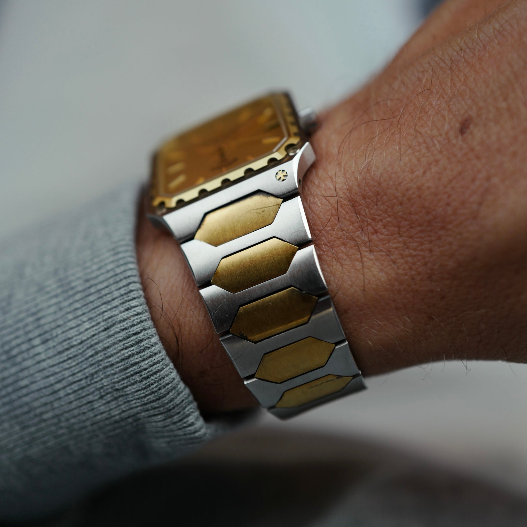 Vacheron Constantin Two-Tone 222 with Emblem of Saudi Arabia (New Arrival
