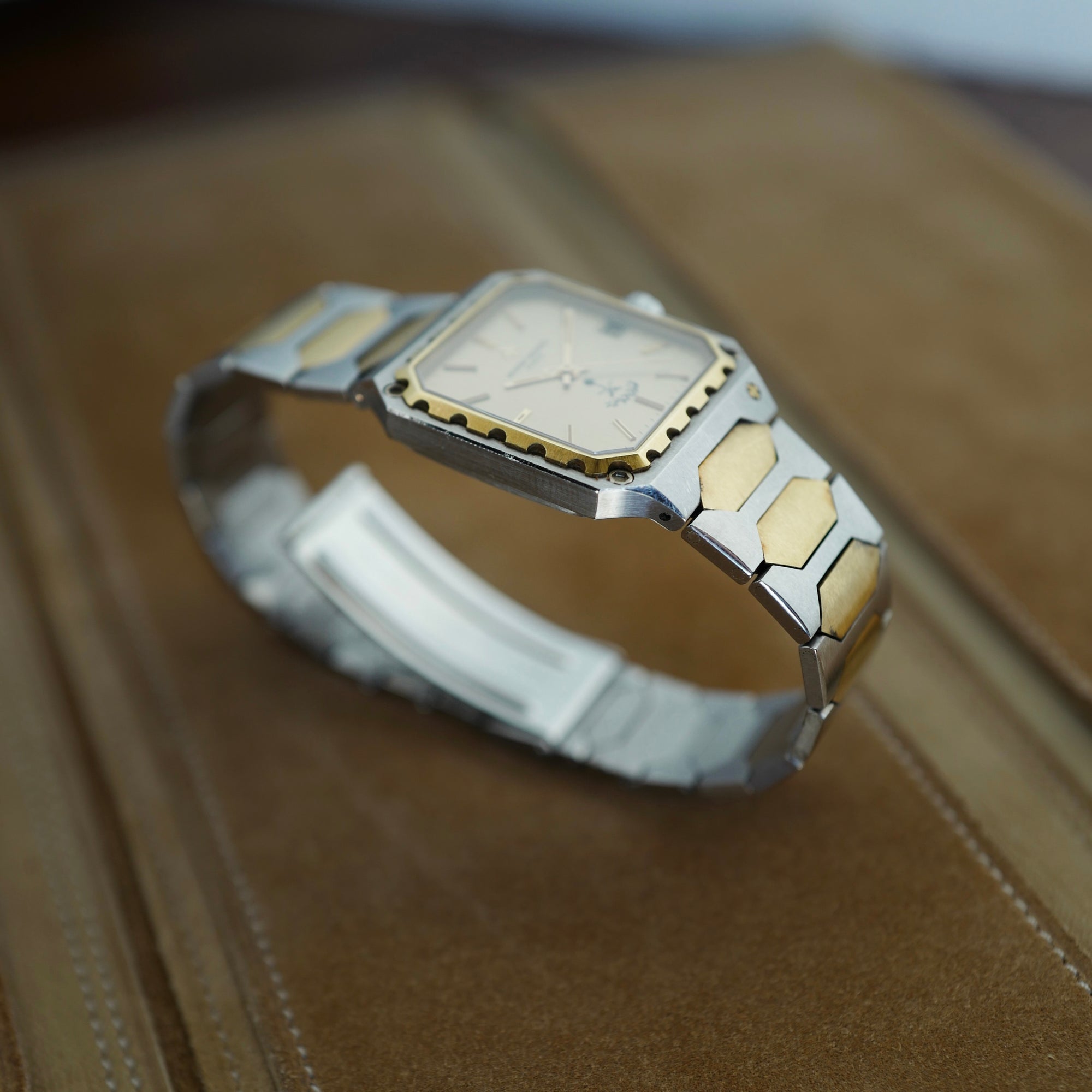 Vacheron Constantin Two-Tone 222 with Emblem of Saudi Arabia (New Arrival