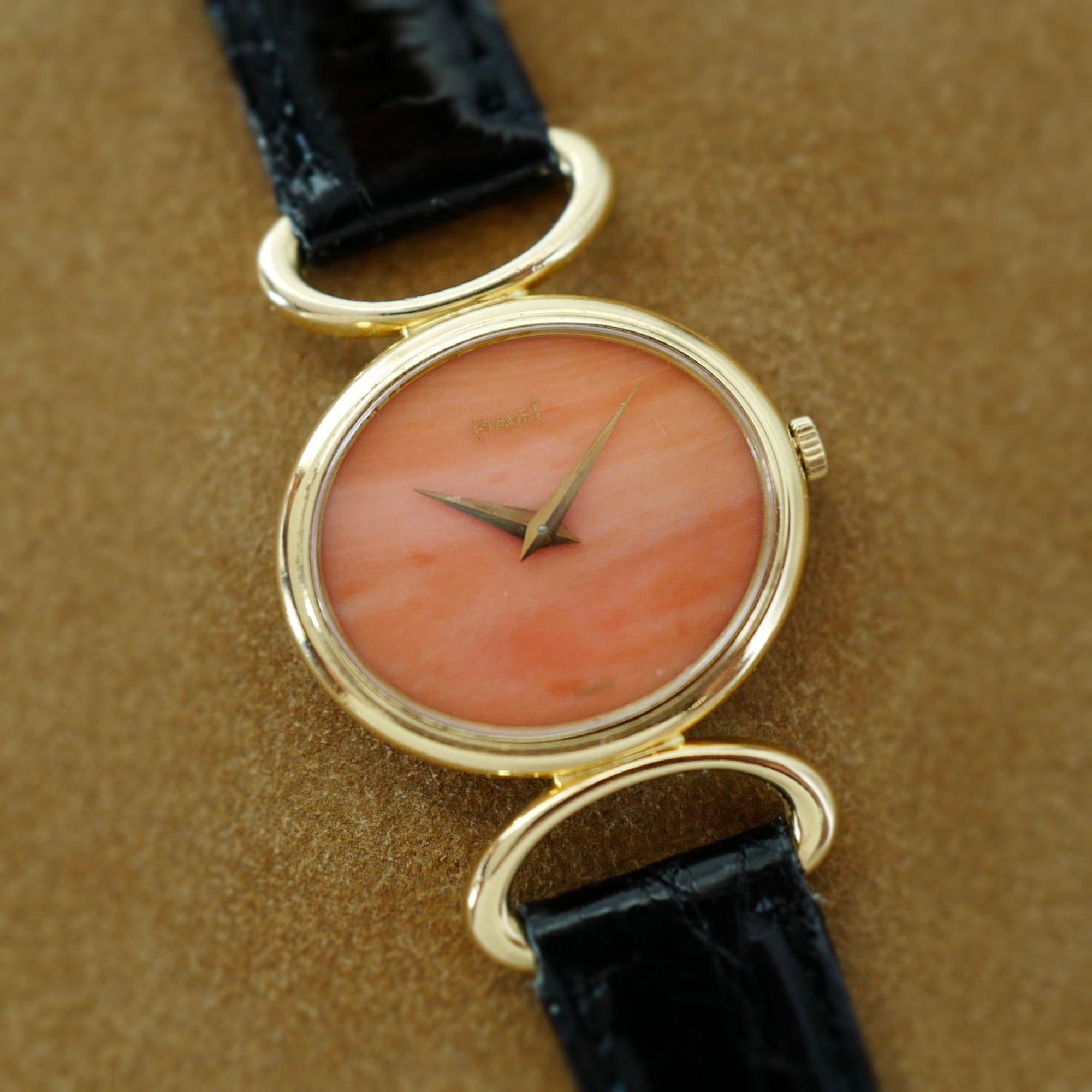 Paiget Yellow Gold Anneaux Coral Dial Ref. 9802D